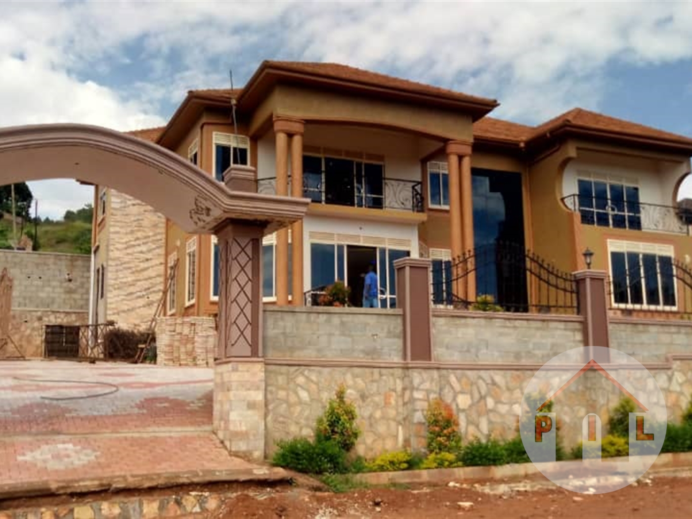 Mansion for sale in Akright Wakiso