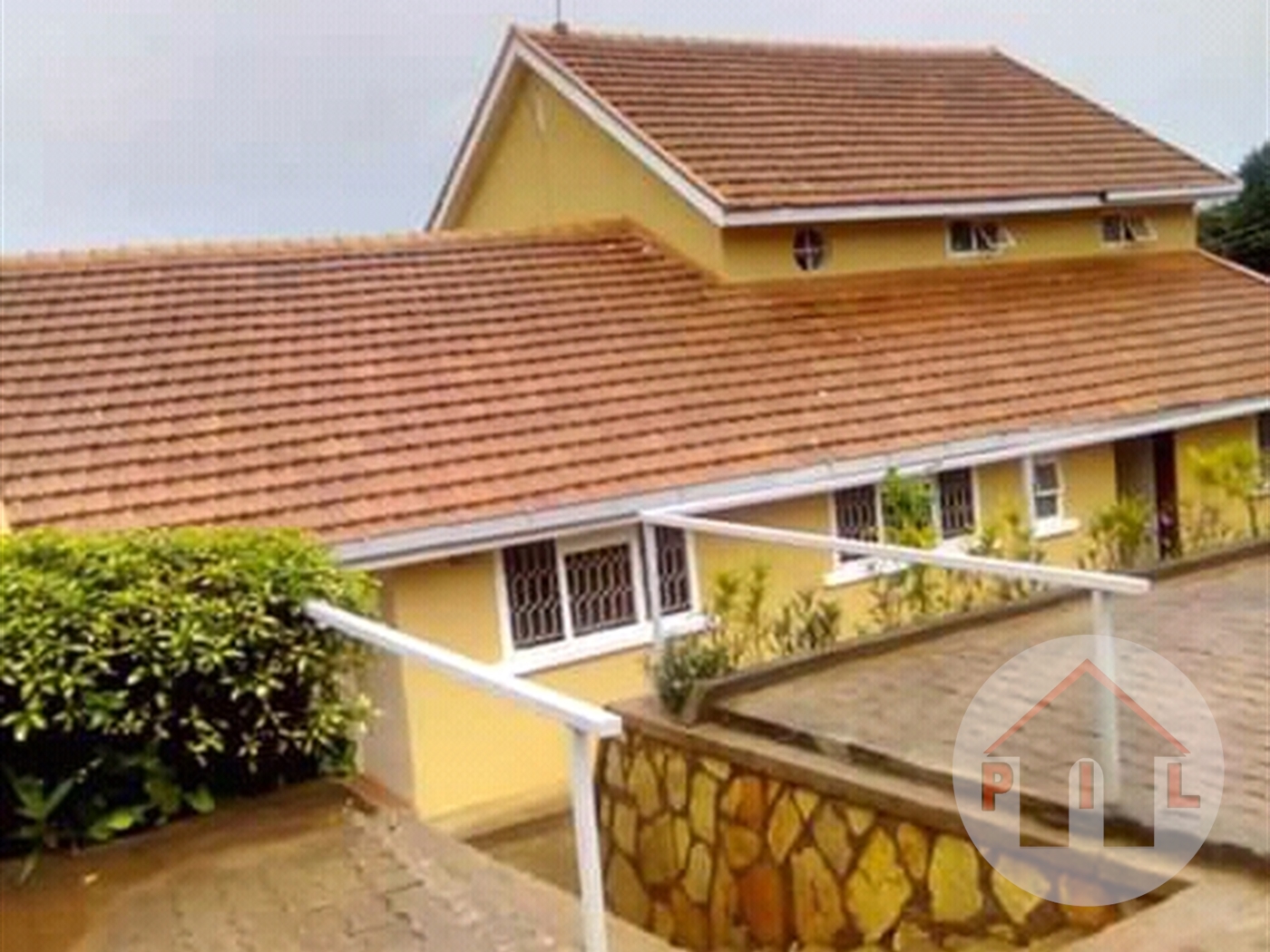 Mansion for sale in Kisaasi Wakiso