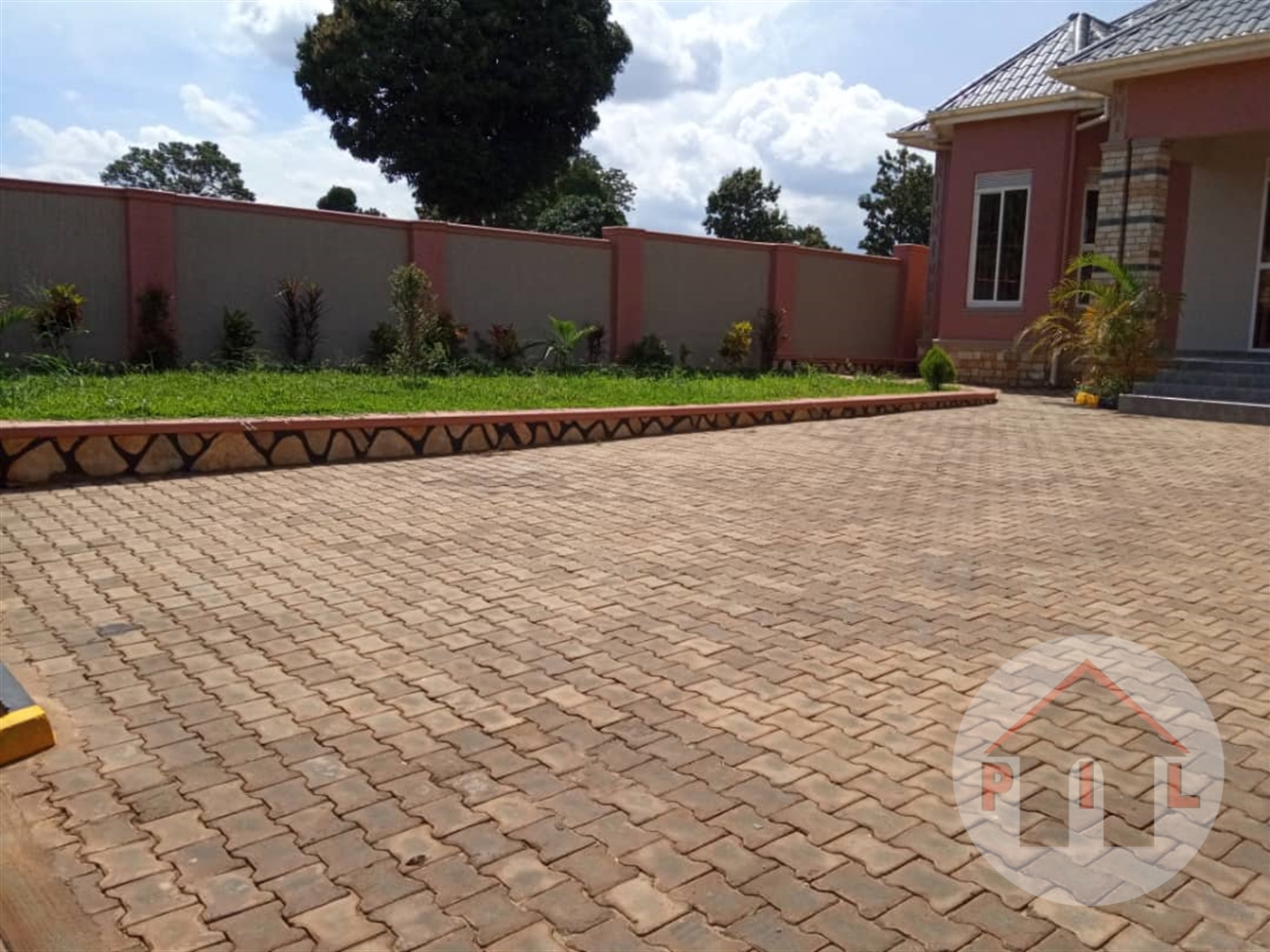 Bungalow for sale in Nsasa Wakiso