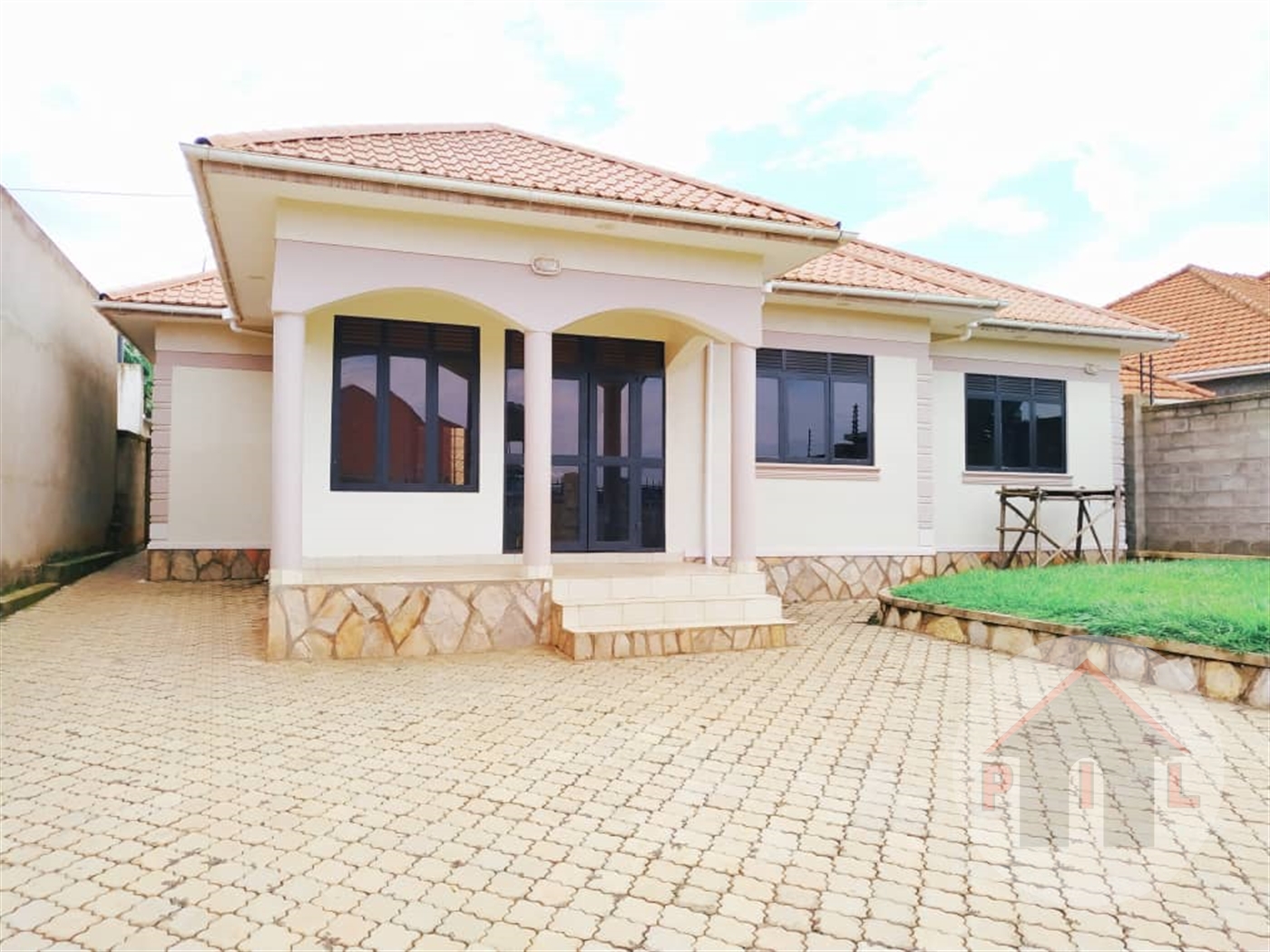 Bungalow for sale in Kitukutwe Wakiso