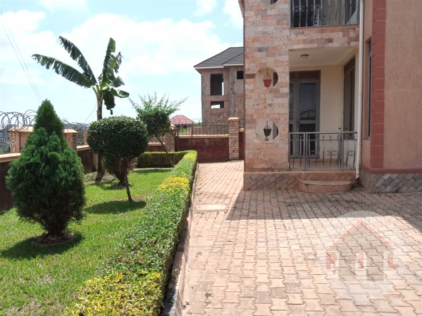 Storeyed house for sale in Kitende Wakiso