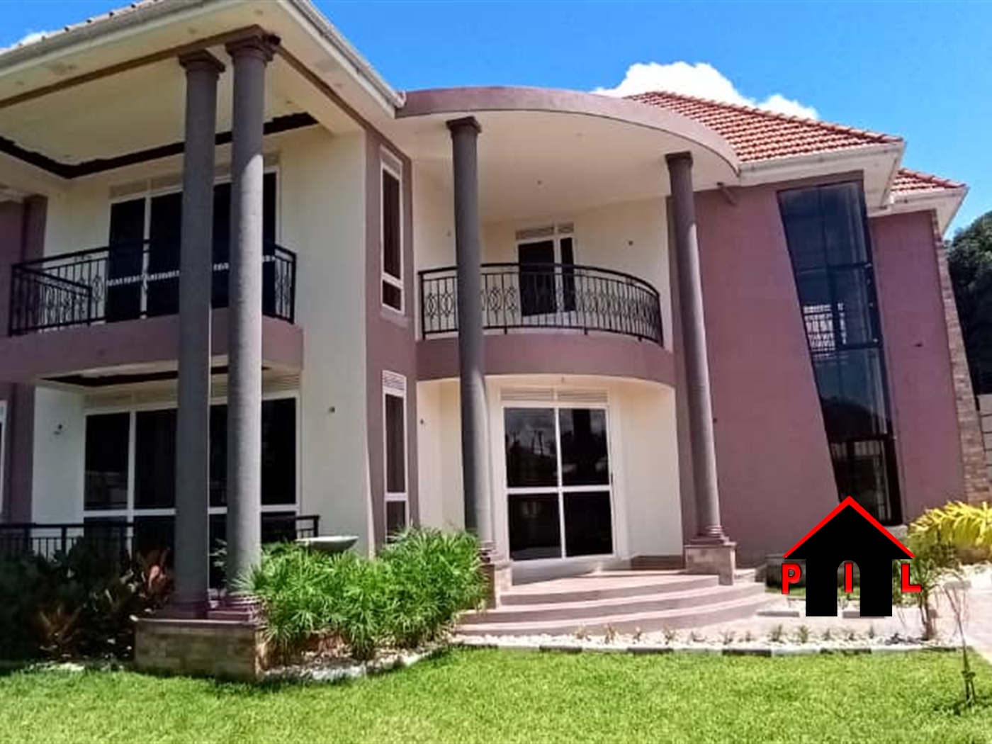 Storeyed house for sale in Munyonyo Kampala