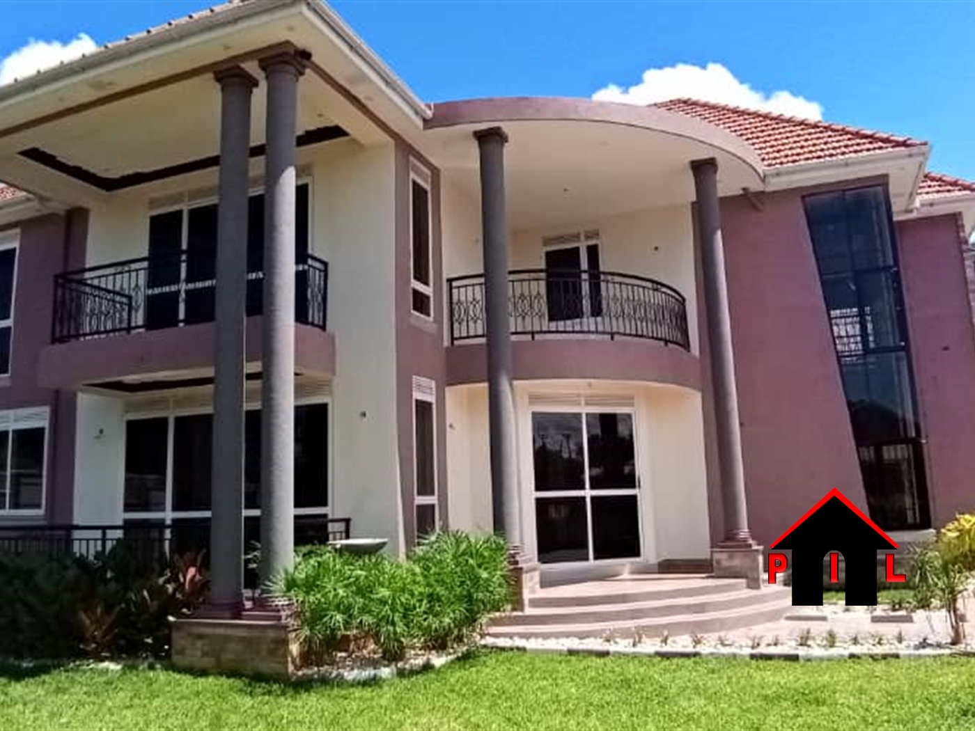 Storeyed house for sale in Munyonyo Kampala