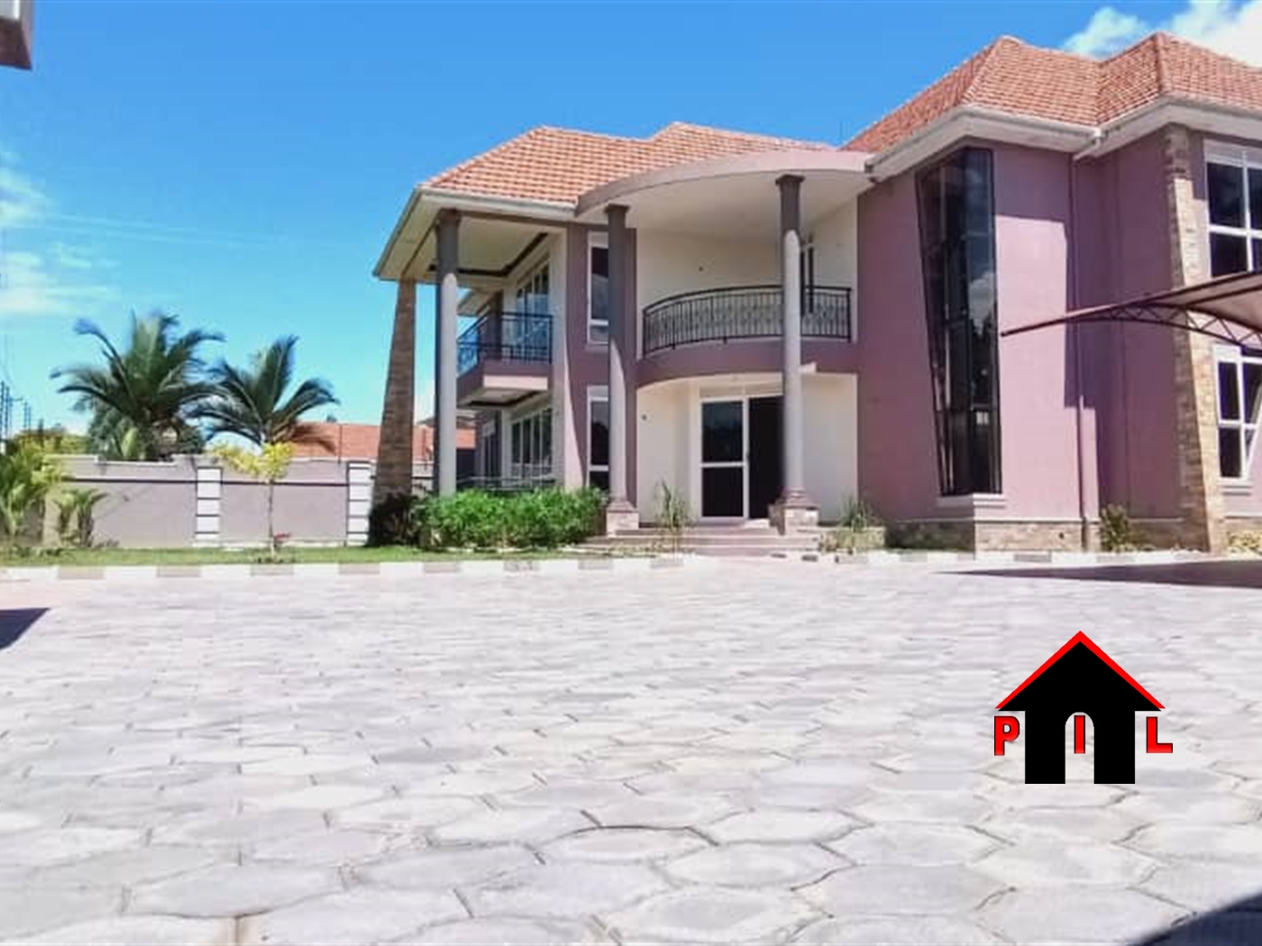 Storeyed house for sale in Munyonyo Kampala