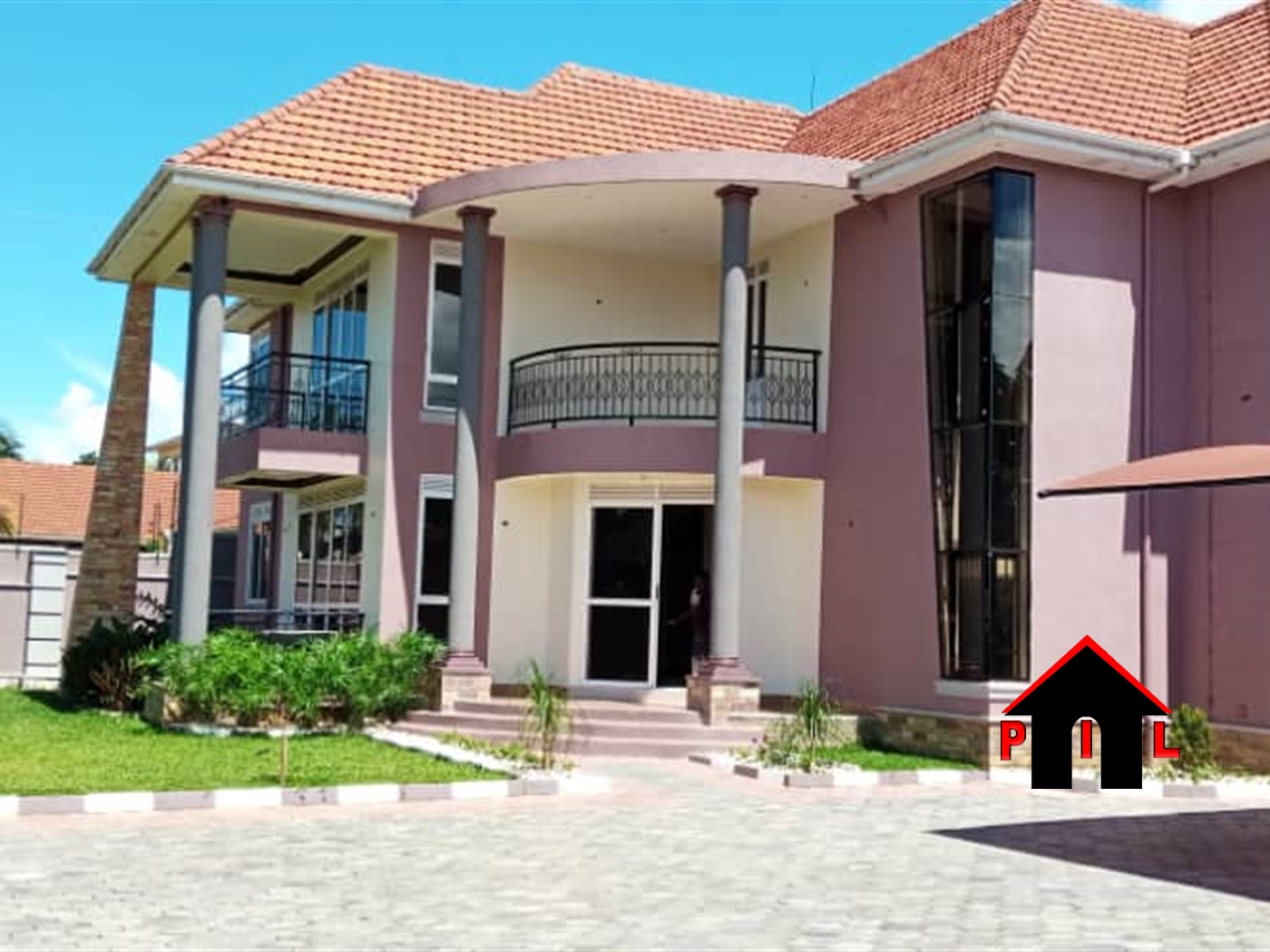 Storeyed house for sale in Munyonyo Kampala