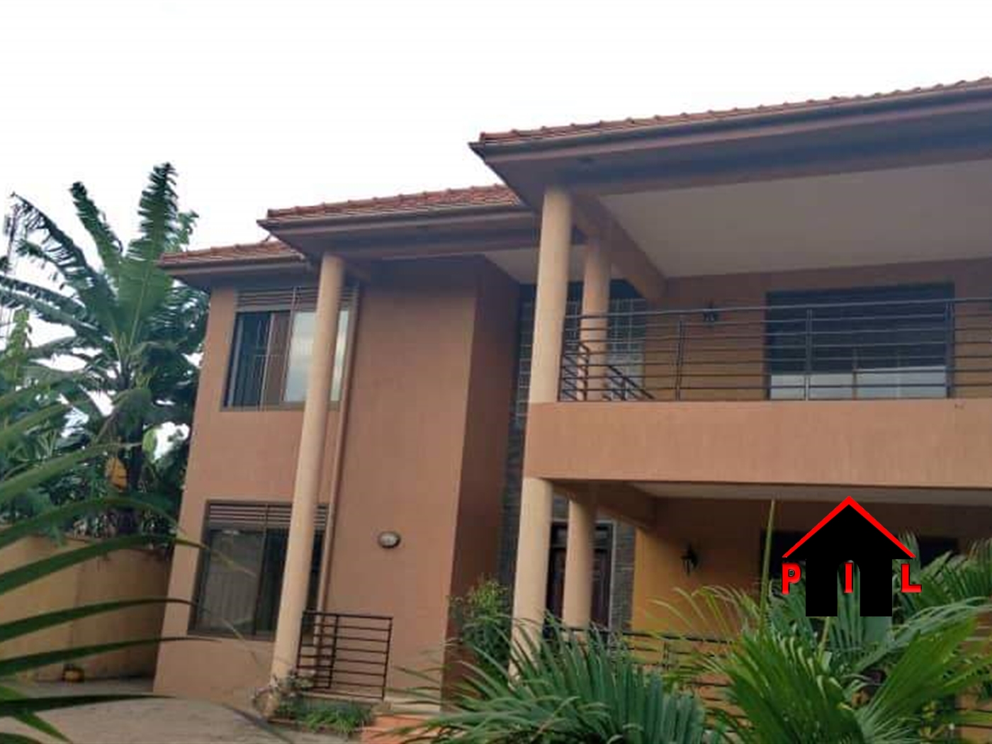 Mansion for sale in Kira Wakiso