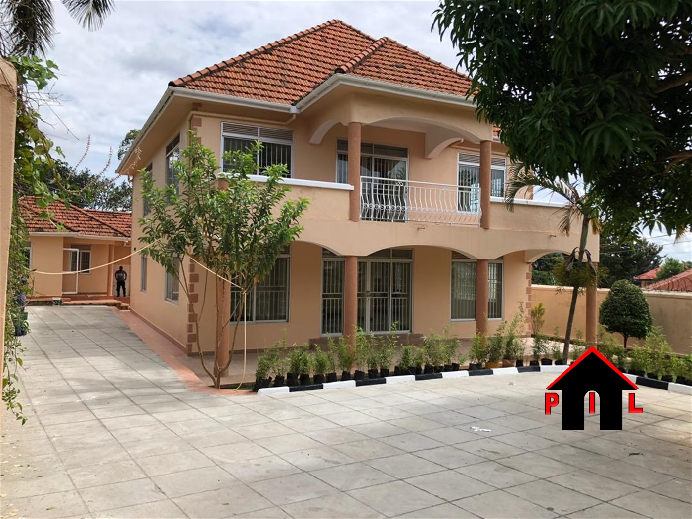 Storeyed house for rent in Muyenga Kampala