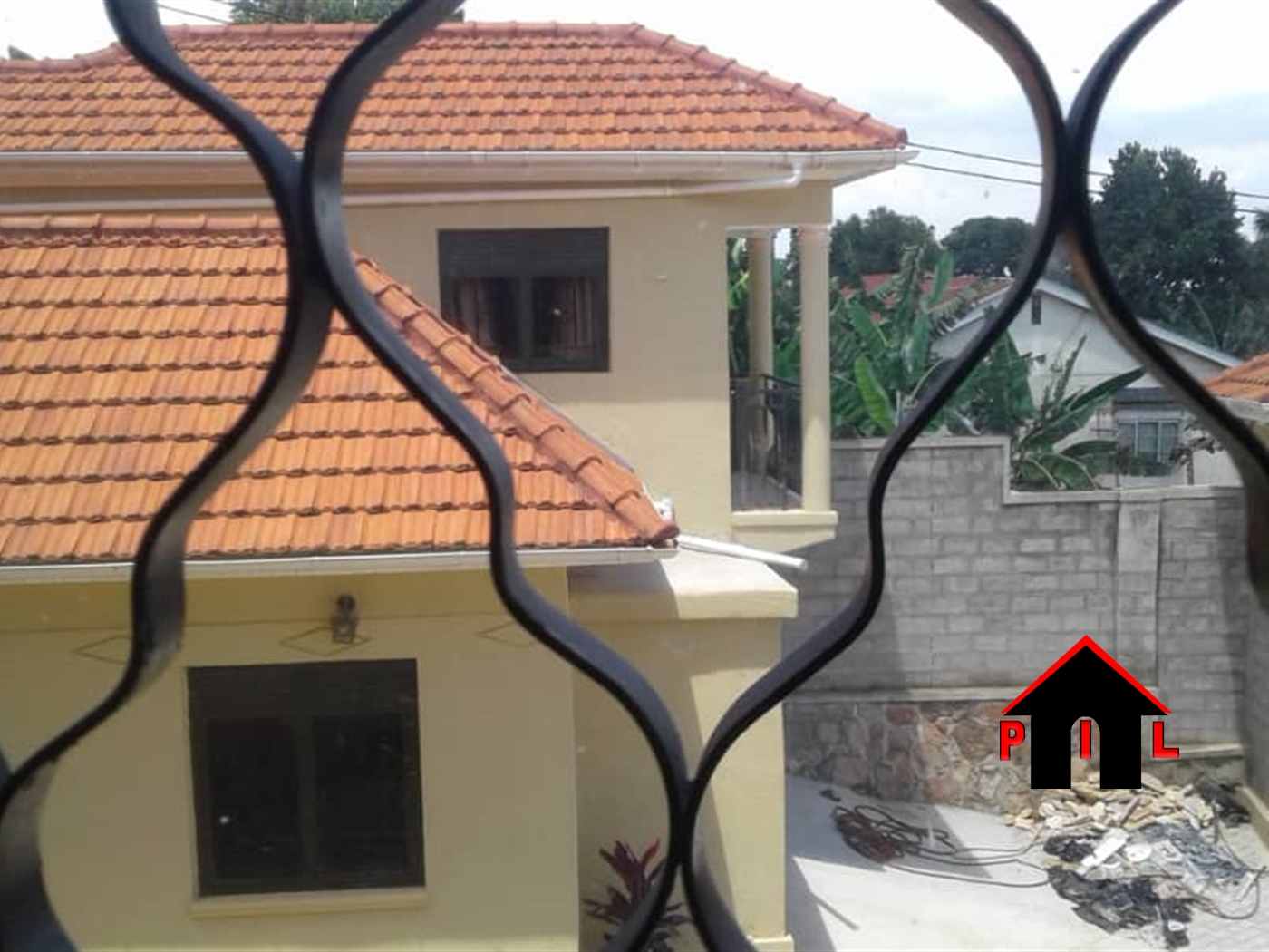 Mansion for sale in Kitende Wakiso