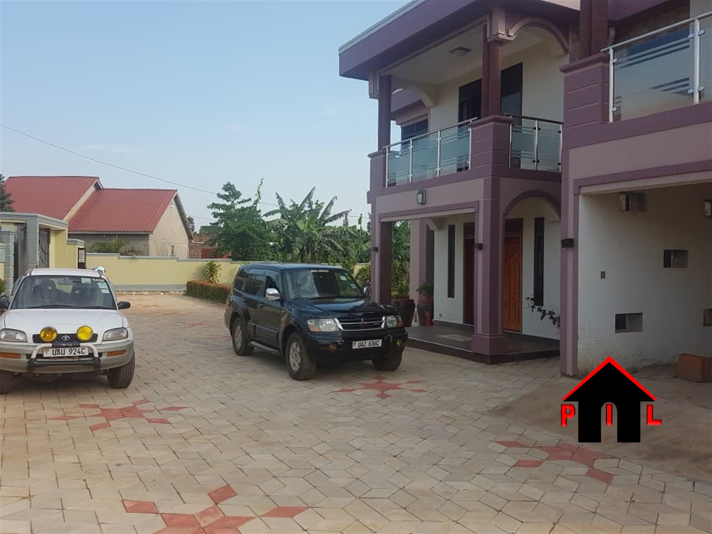 Mansion for sale in Kitukutwe Wakiso