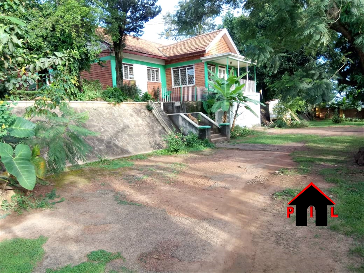 Bungalow for sale in Kanyanya Kampala