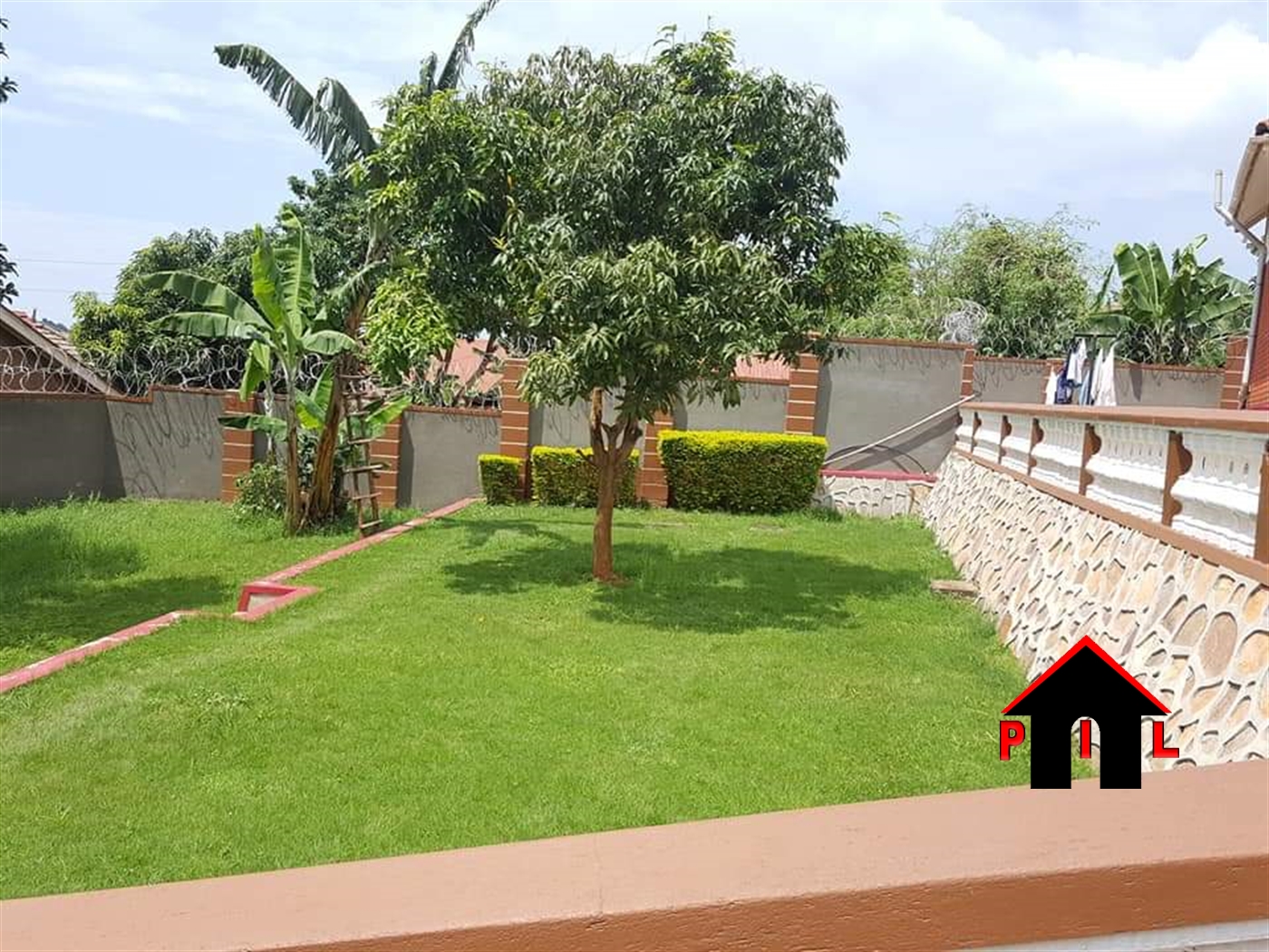 Bungalow for sale in Kitende Wakiso