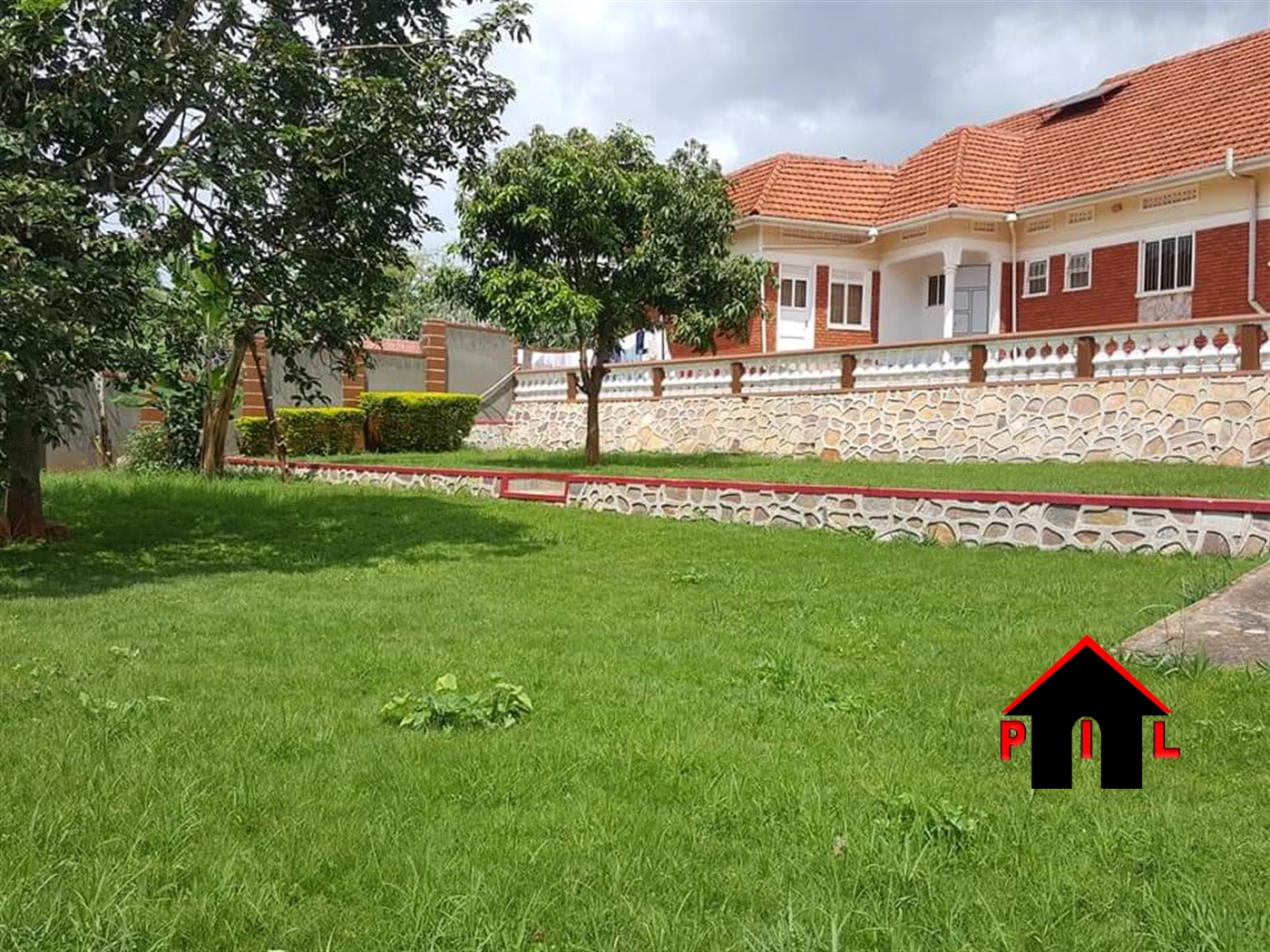 Bungalow for sale in Kitende Wakiso