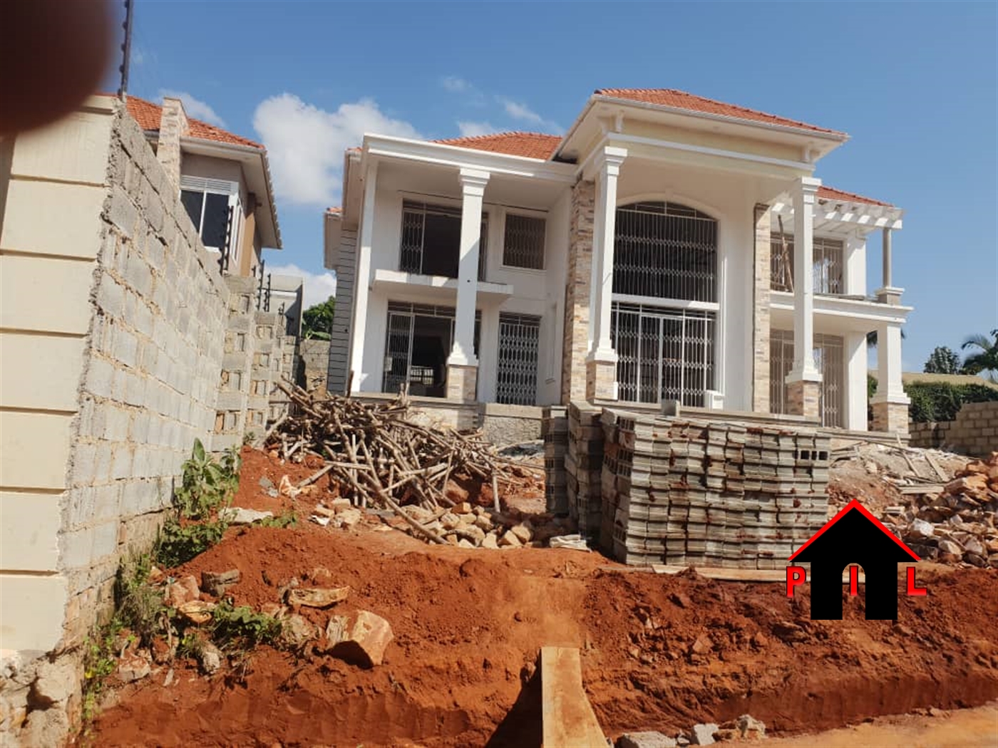 Storeyed house for sale in Kiwaatule Wakiso