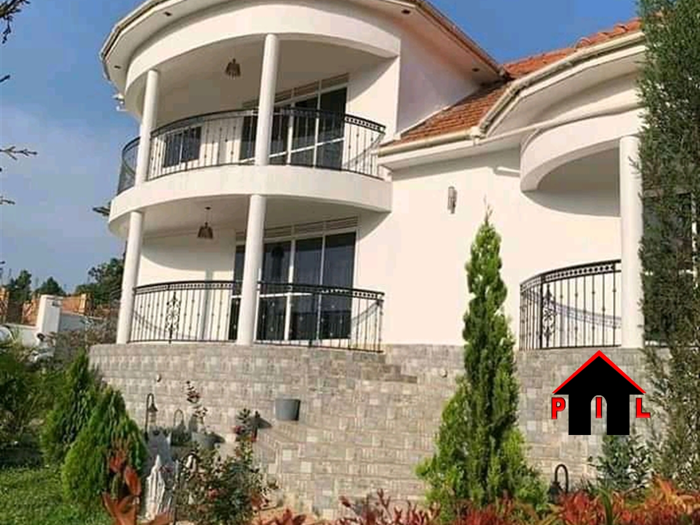 Mansion for sale in Bwebajja Wakiso