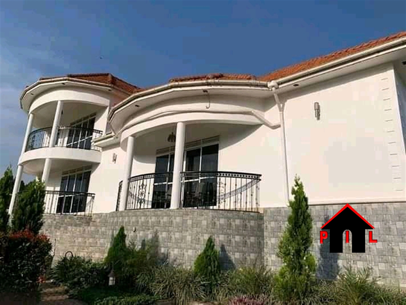 Mansion for sale in Bwebajja Wakiso