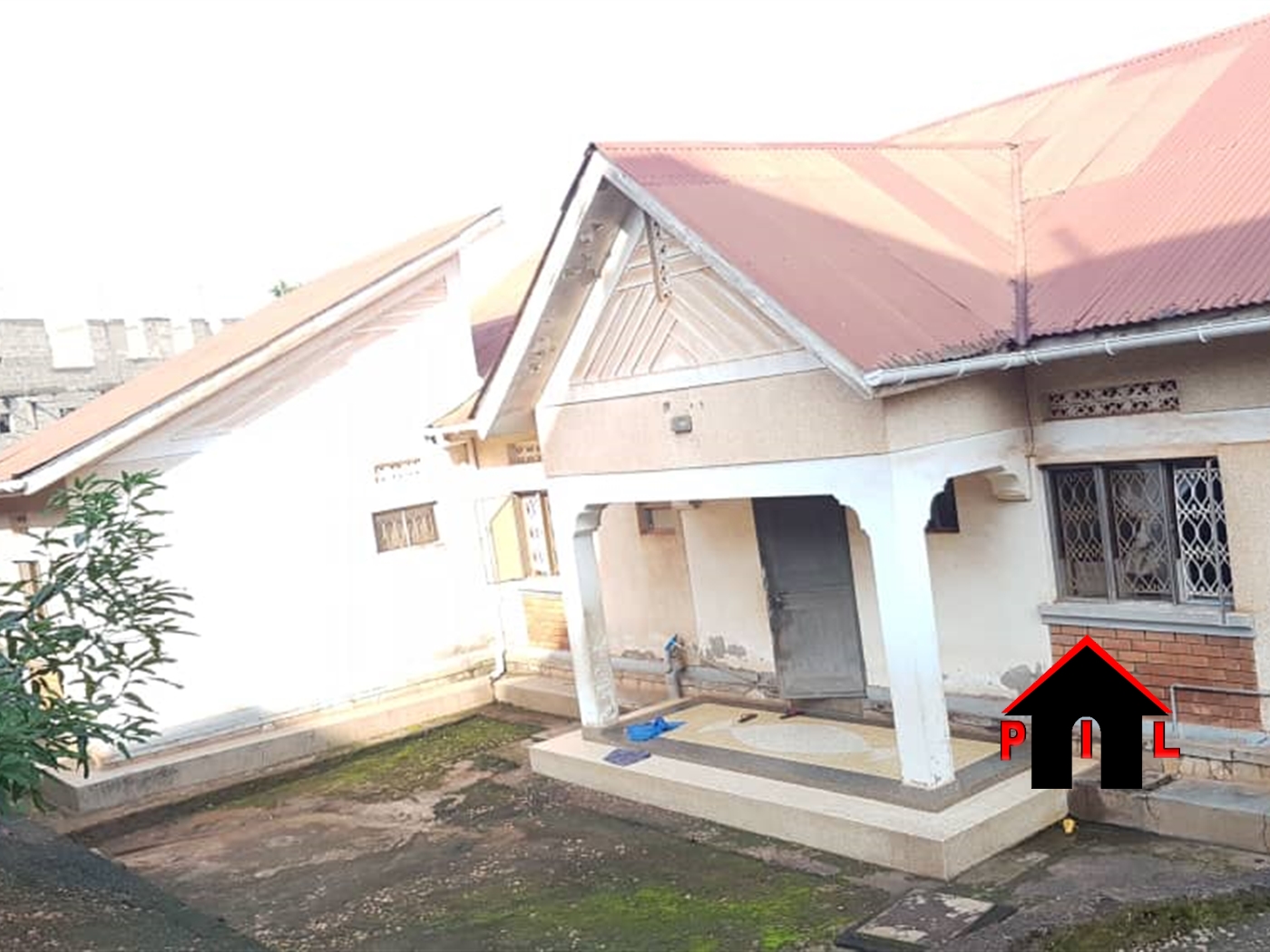 Bungalow for sale in Kigoowa Kampala