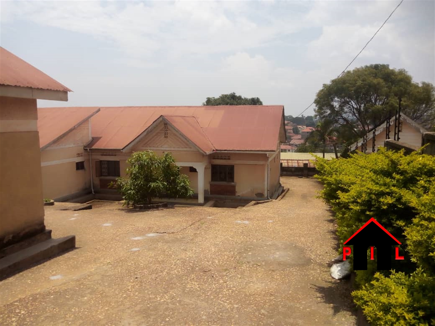 Bungalow for sale in Kigoowa Kampala