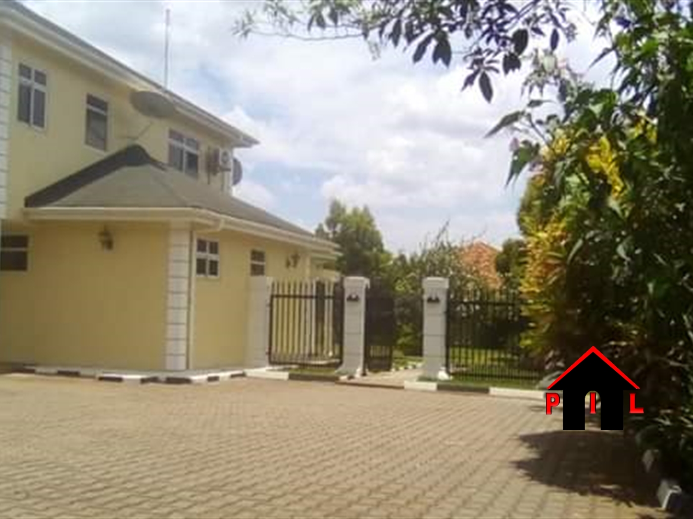 Storeyed house for rent in Naguru Kampala