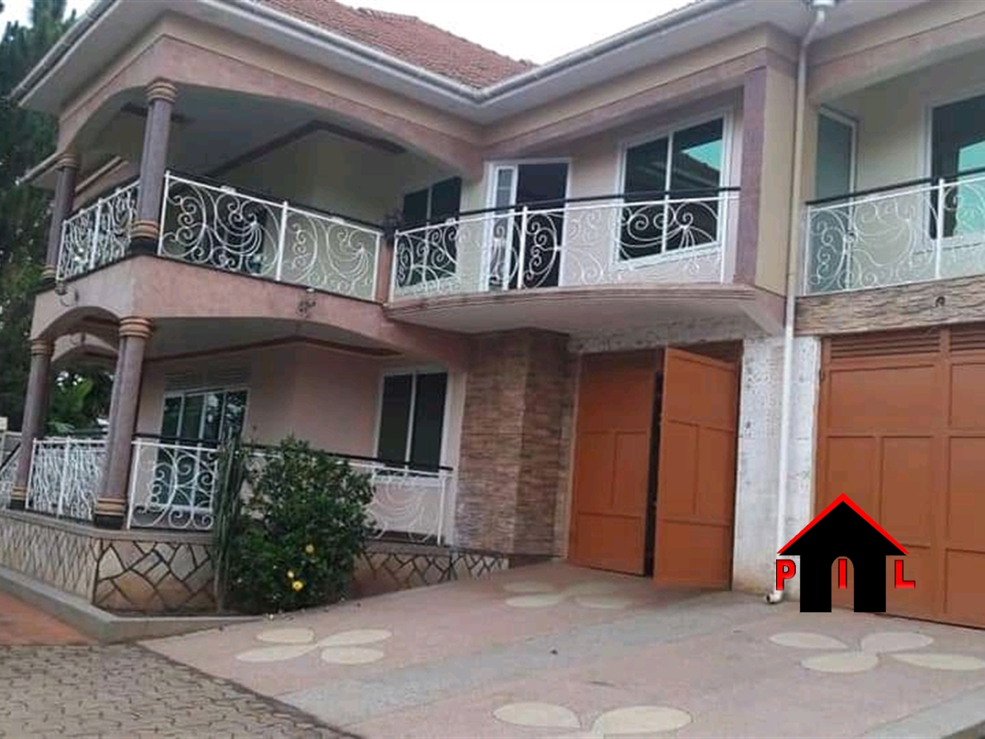 Storeyed house for sale in Kitende Wakiso