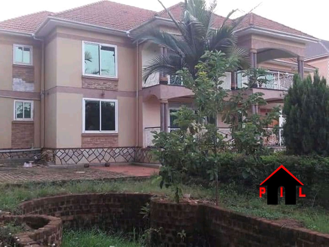 Storeyed house for sale in Kitende Wakiso