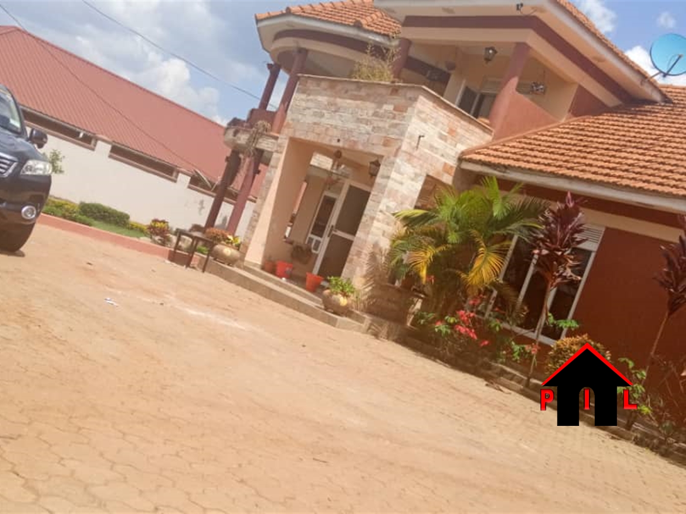 Storeyed house for sale in Namugongo Wakiso