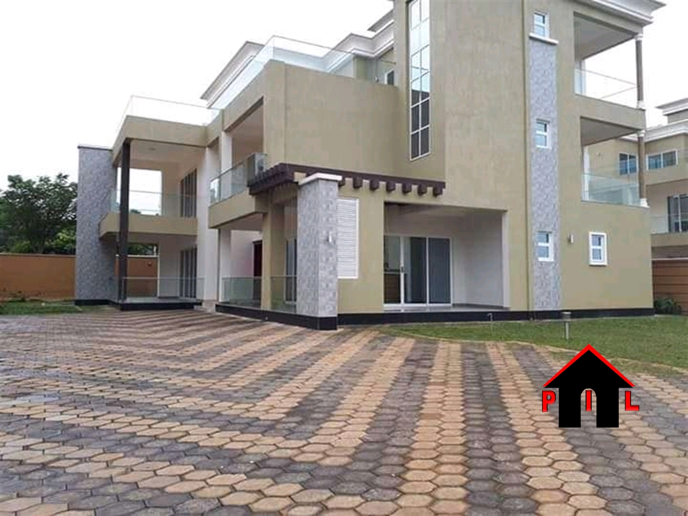 Mansion for sale in Munyonyo Kampala