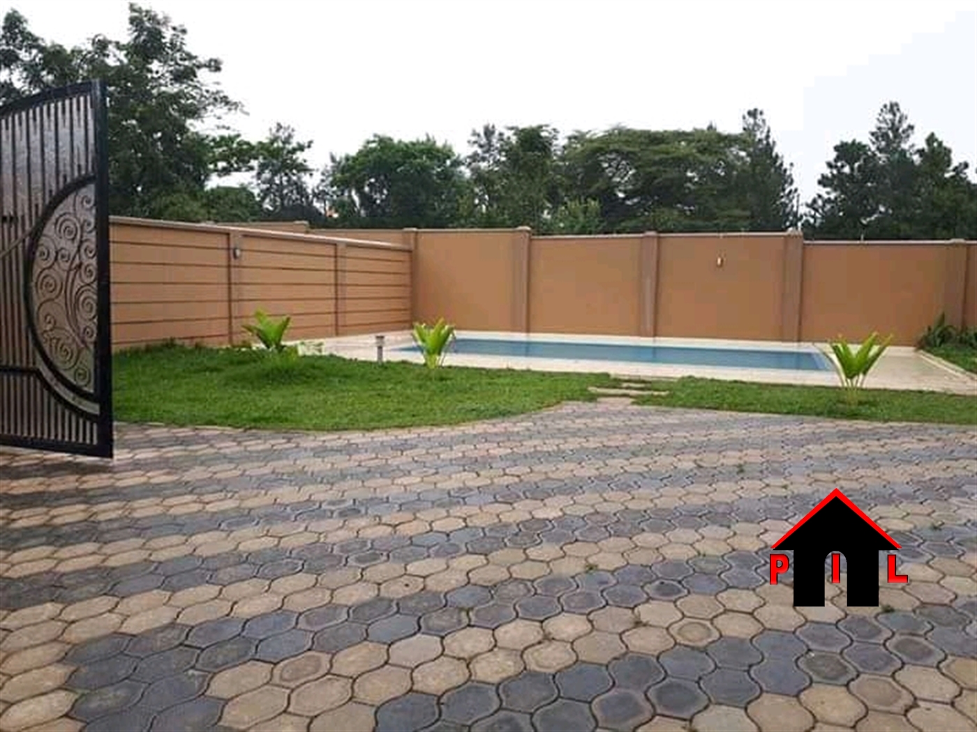 Mansion for sale in Munyonyo Kampala