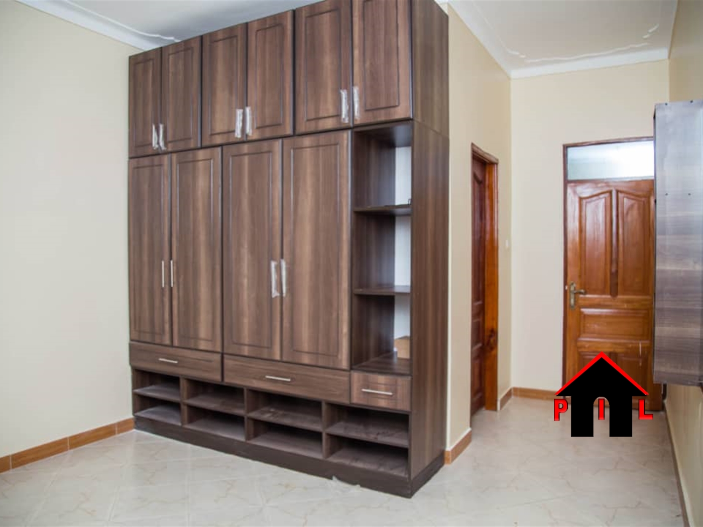 Semi Detached for rent in Kawuku Kampala