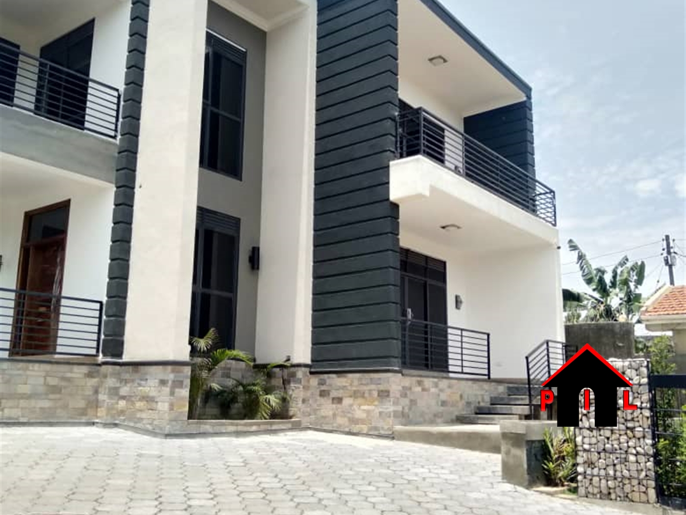 Mansion for sale in Seguku Wakiso