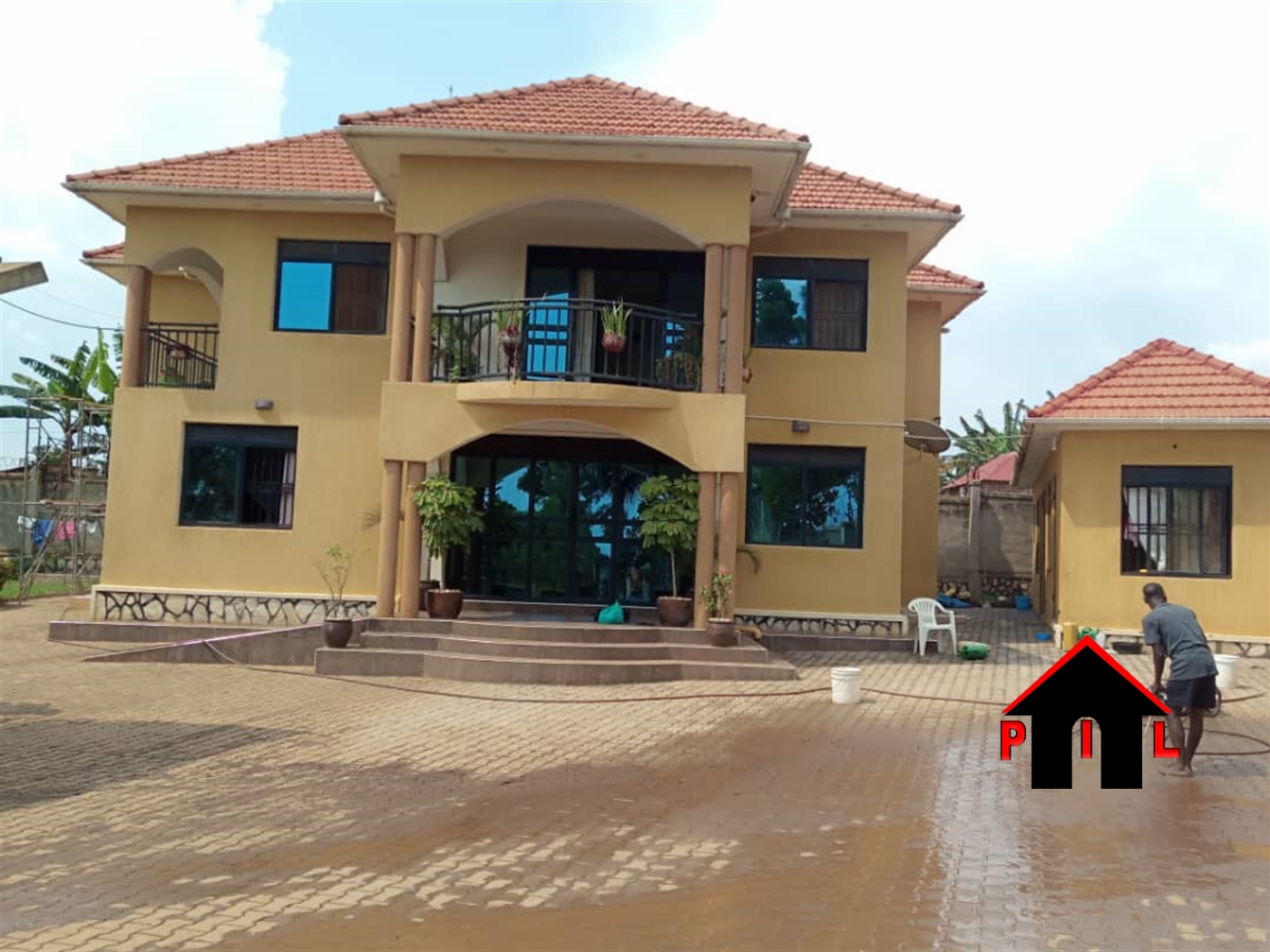 Storeyed house for sale in Sonde Wakiso