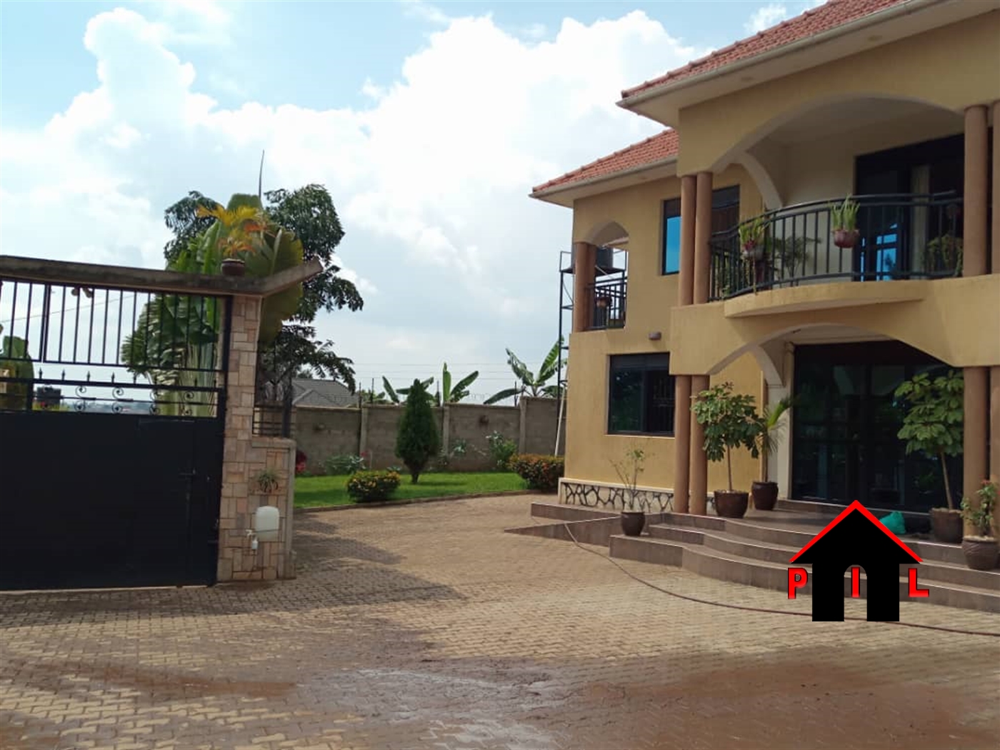 Storeyed house for sale in Sonde Wakiso