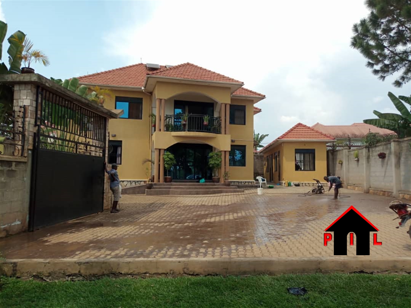 Storeyed house for sale in Sonde Wakiso