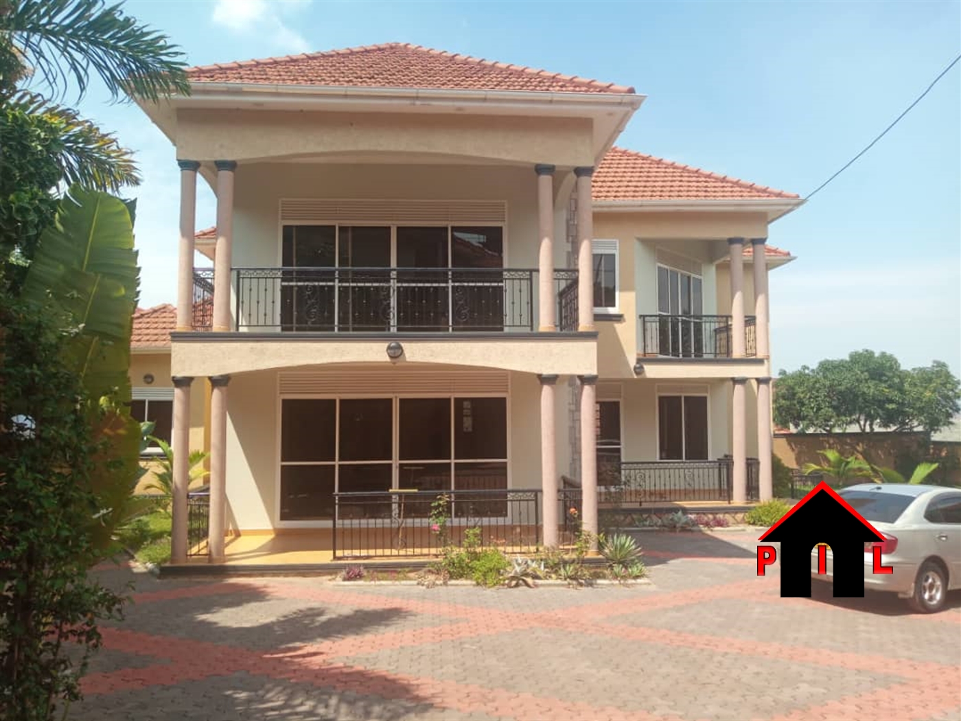 Storeyed house for sale in Munyonyo Kampala