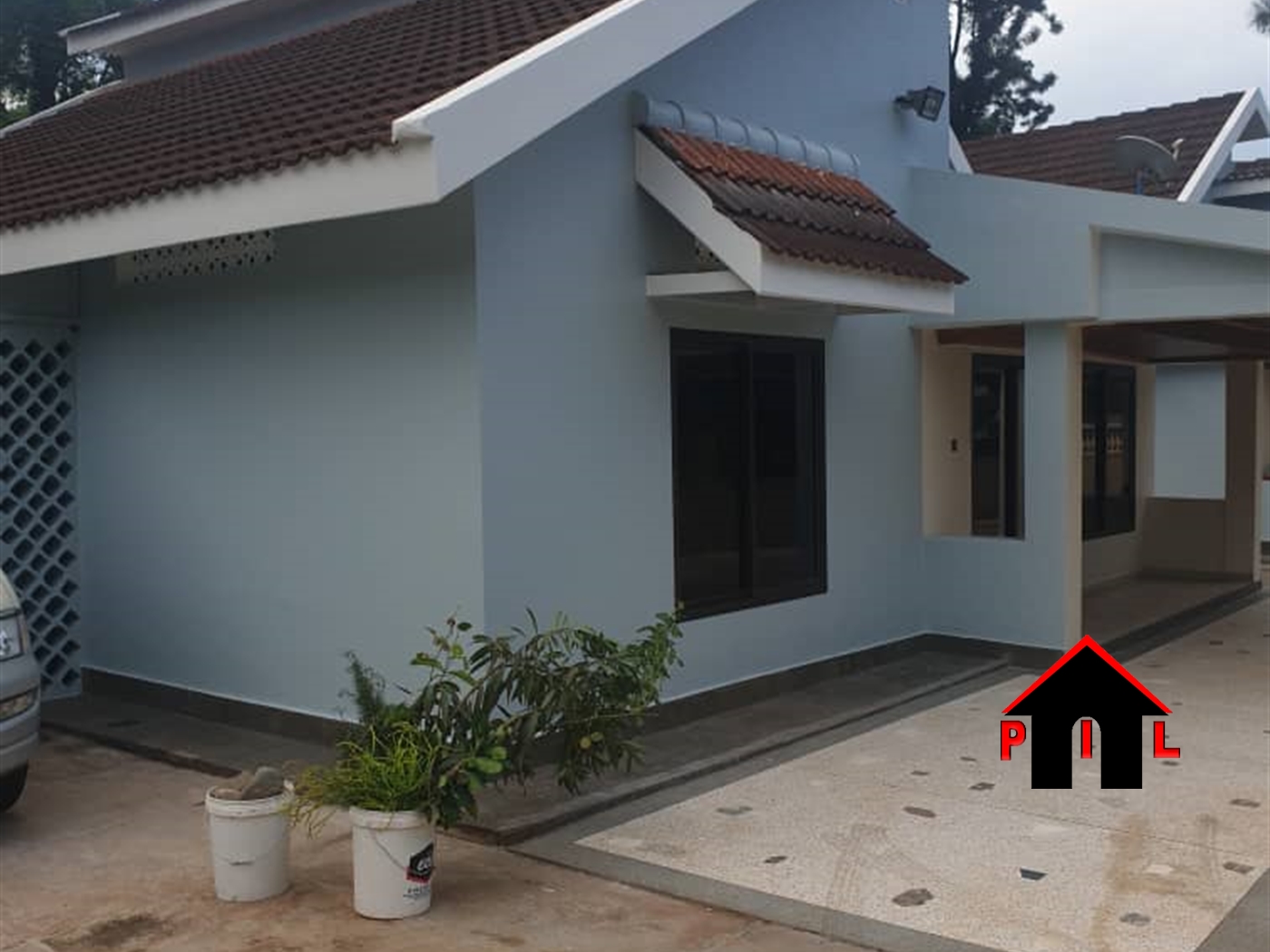 Bungalow for rent in Kitante Kampala