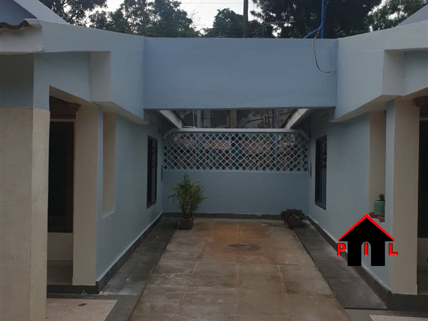 Bungalow for rent in Kitante Kampala