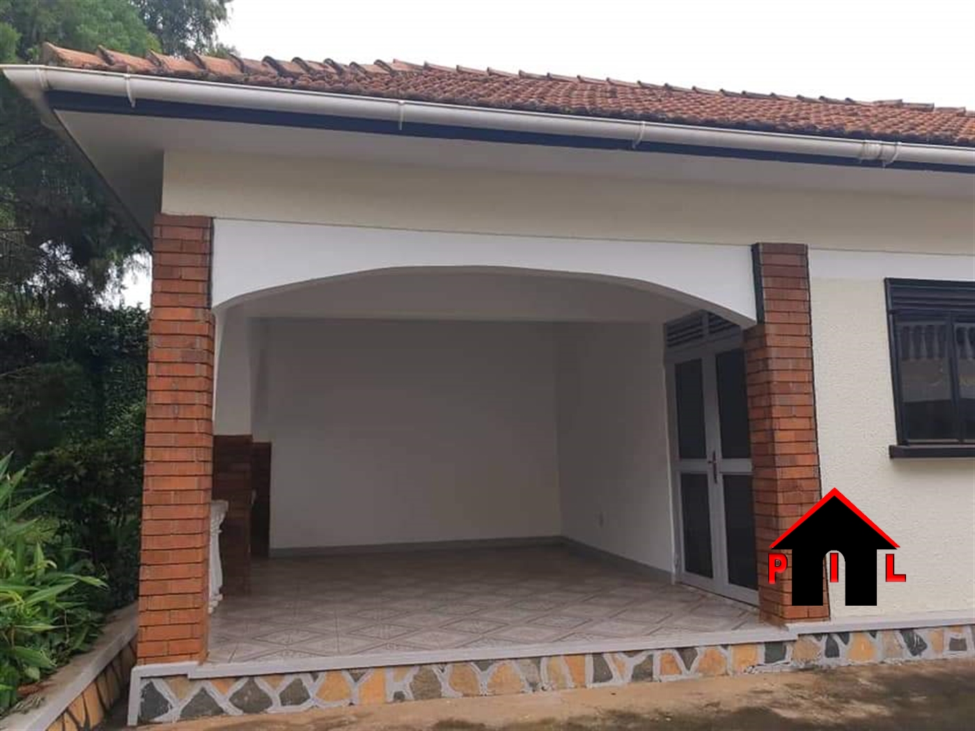 Mansion for sale in Bugoloobi Kampala