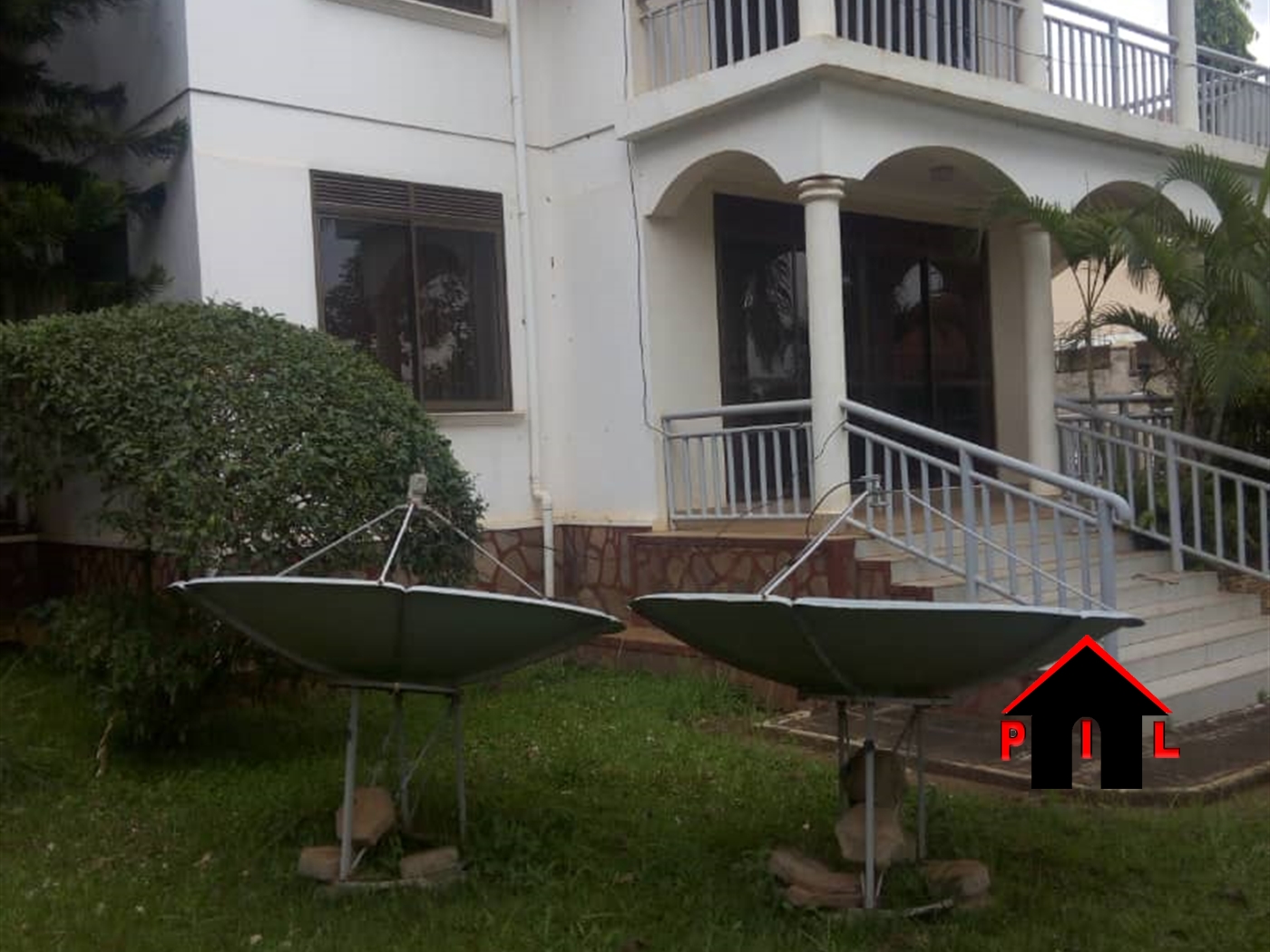 Mansion for sale in Mutungo Kampala