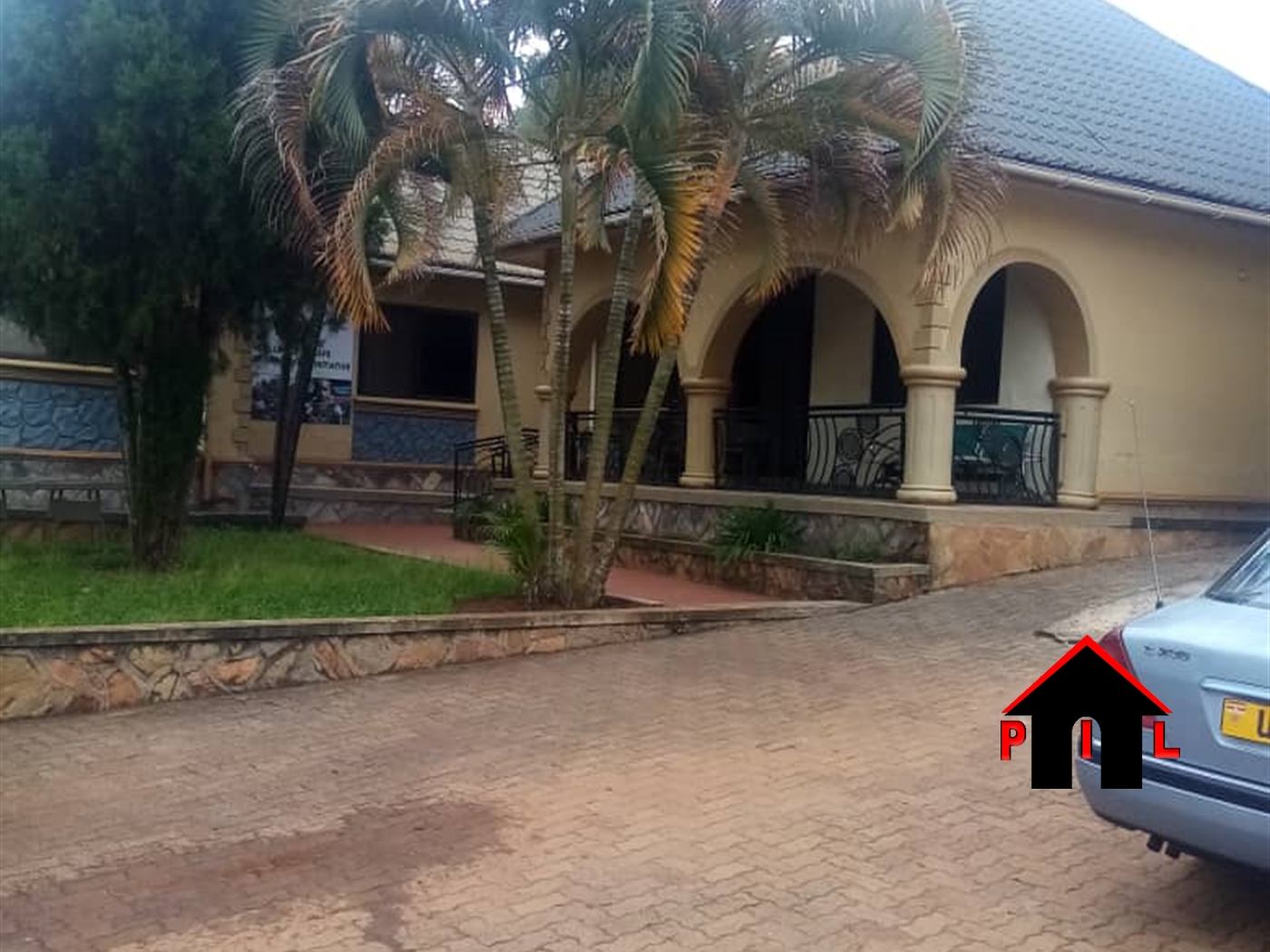 Bungalow for sale in Mutundwe Kampala