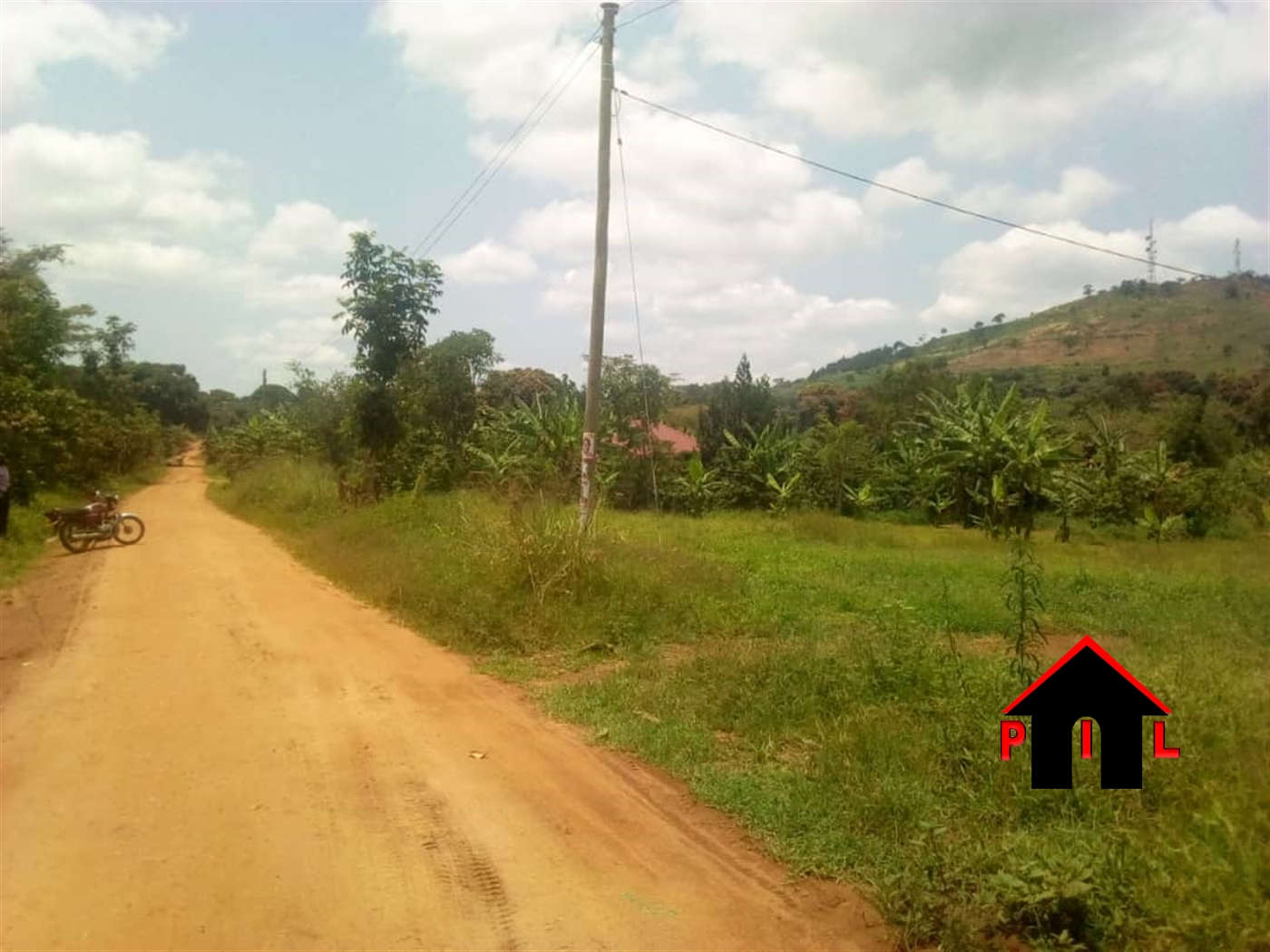 Land for sale in Wobulenzi Luweero Uganda, code 70642, 03/10/2024