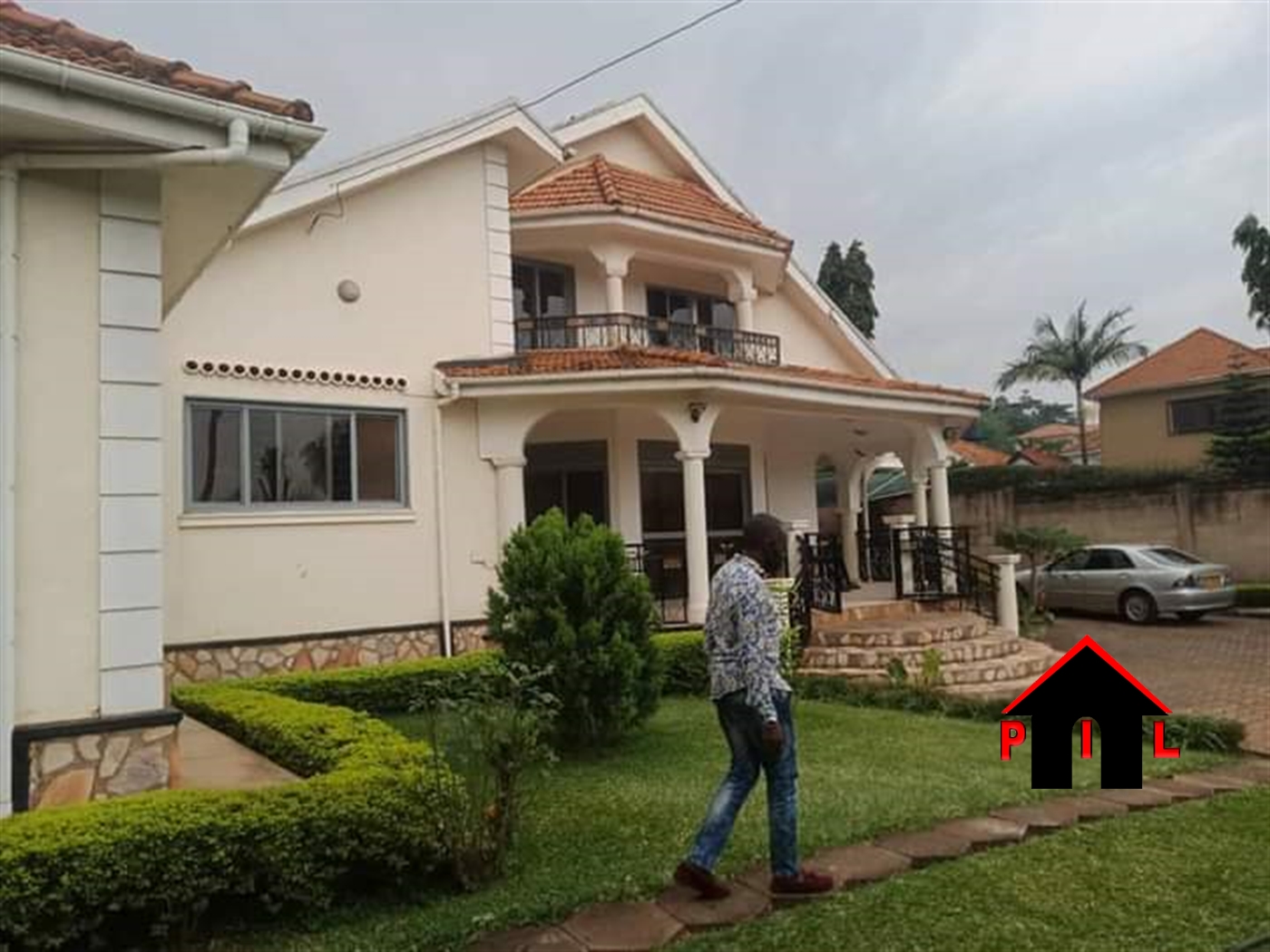 Storeyed house for sale in Munyonyo Kampala