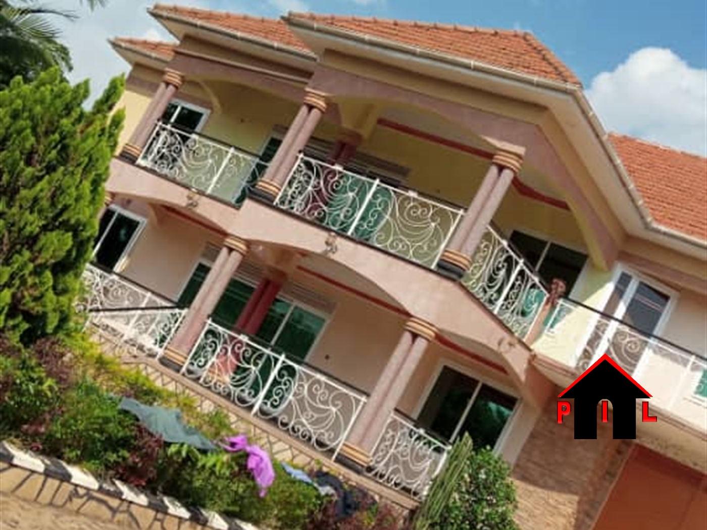 Storeyed house for sale in Kitende Wakiso