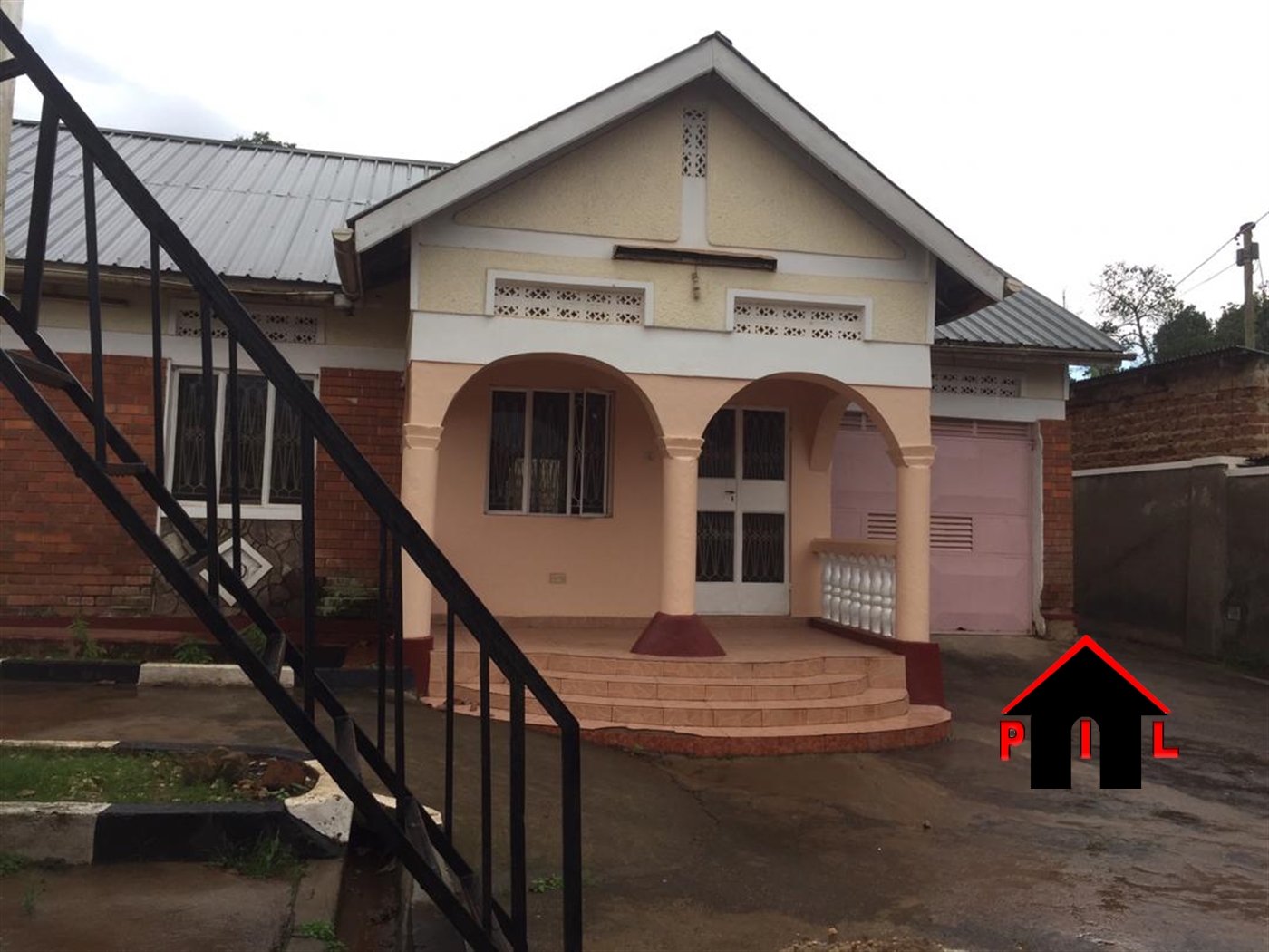 Bungalow for sale in Kanyanya Kampala