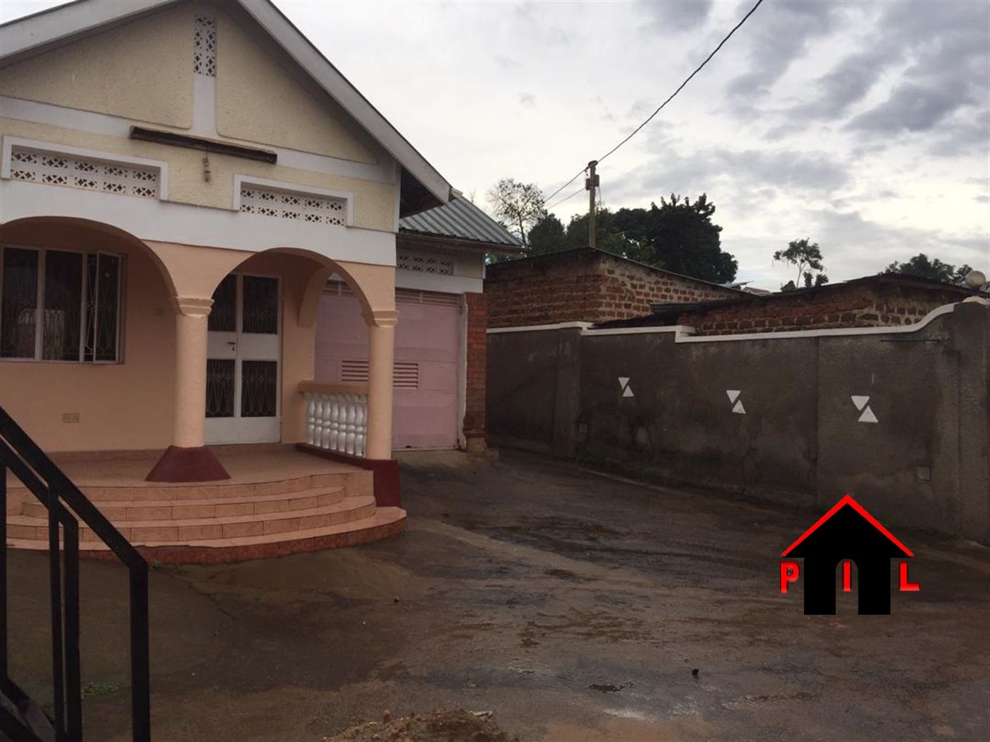 Bungalow for sale in Kanyanya Kampala