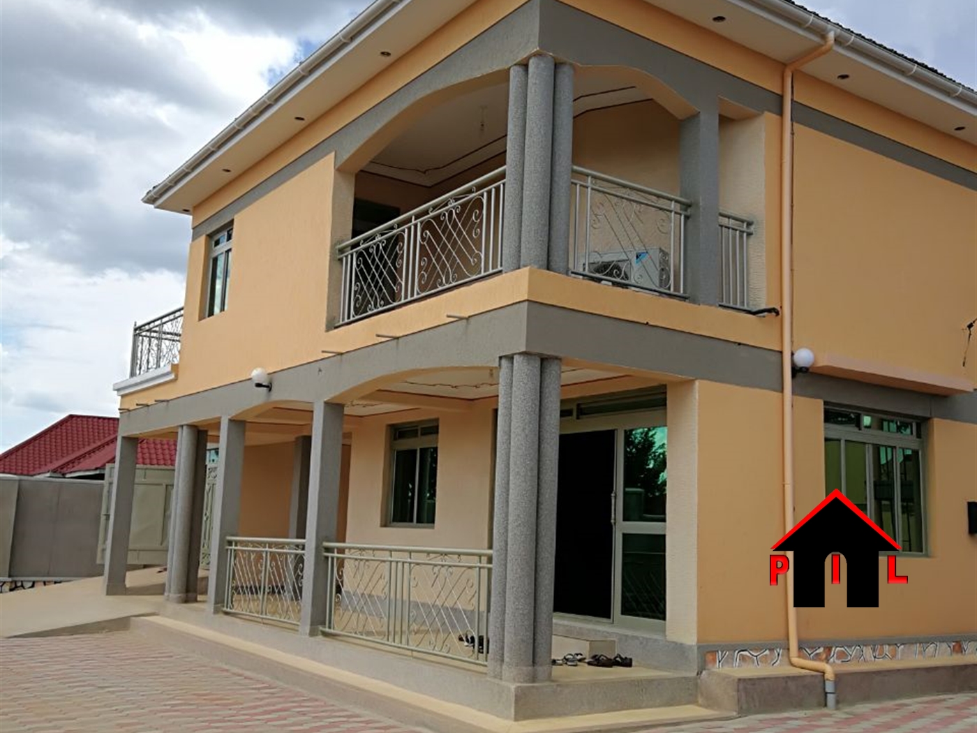 Storeyed house for sale in Nkaiza Jinja