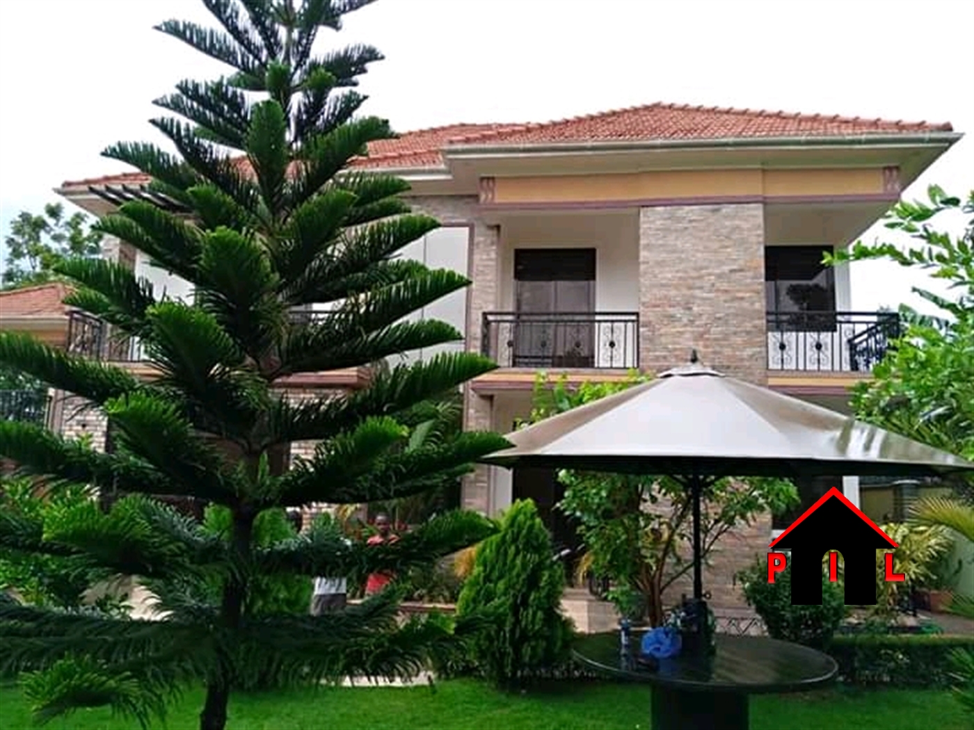 Storeyed house for sale in Nakweelo Wakiso