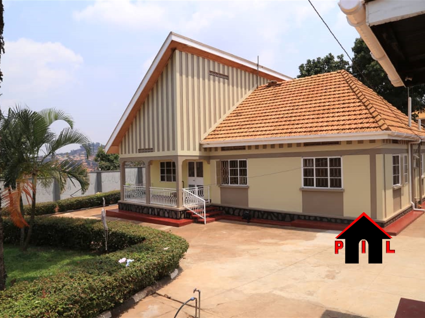 Bungalow for sale in Makindye Kampala