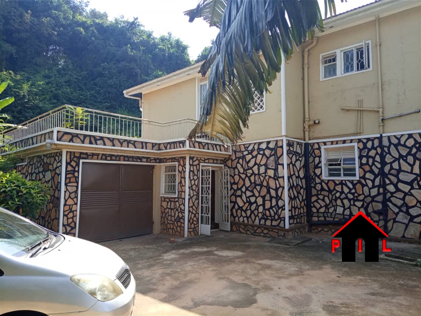 Storeyed house for sale in Makindye Kampala