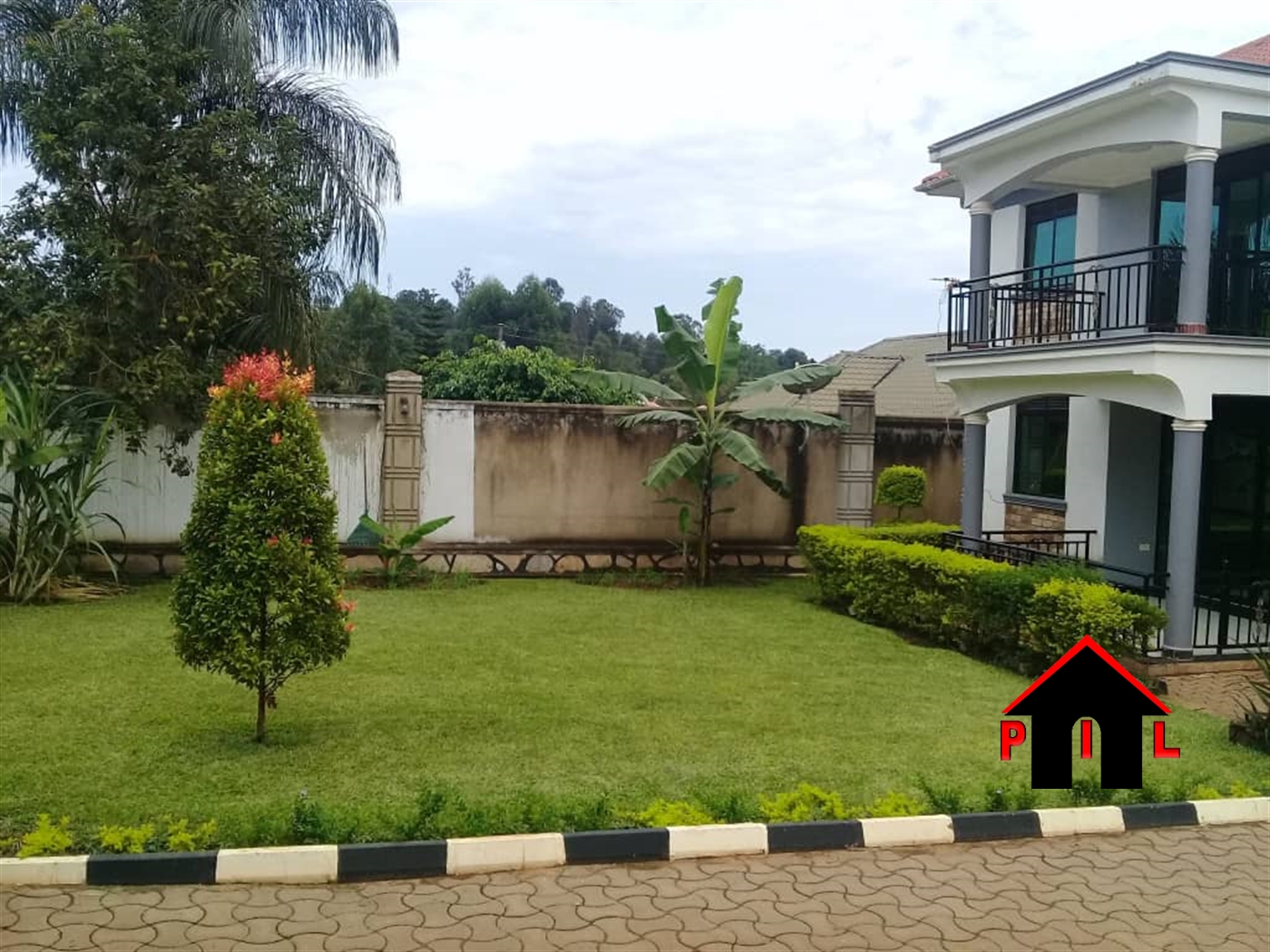 Storeyed house for sale in Kitende Wakiso