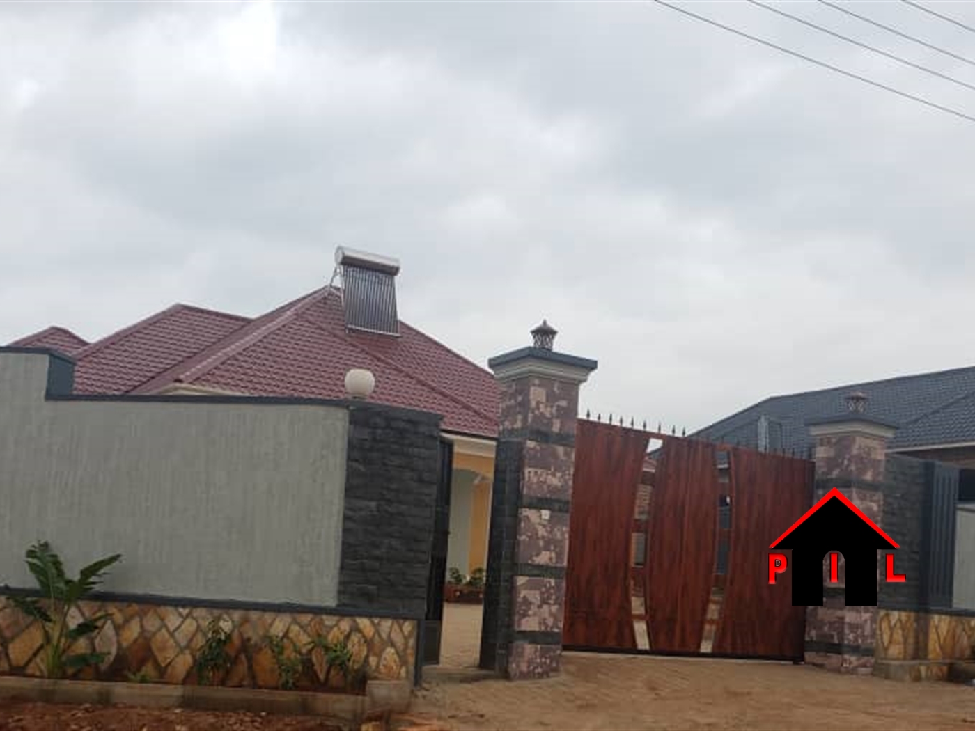 Bungalow for sale in Nakweelo Wakiso