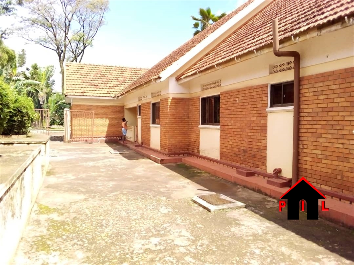 Bungalow for rent in Mbuya Kampala